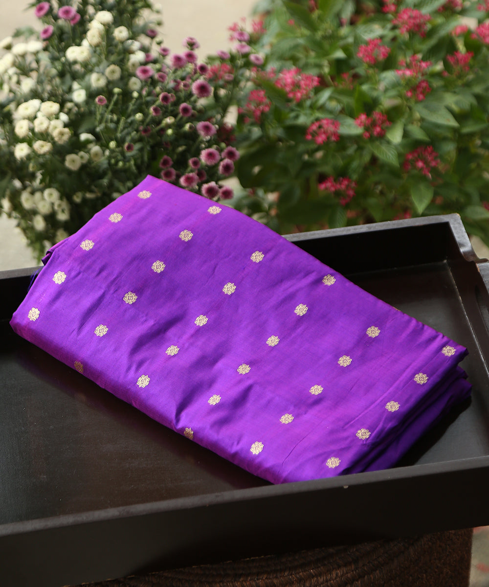Handloom_Violet_Double_Shade_Pure_Katan_Silk_Banarasi_Fabric_With_Booti_WeaverStory_01