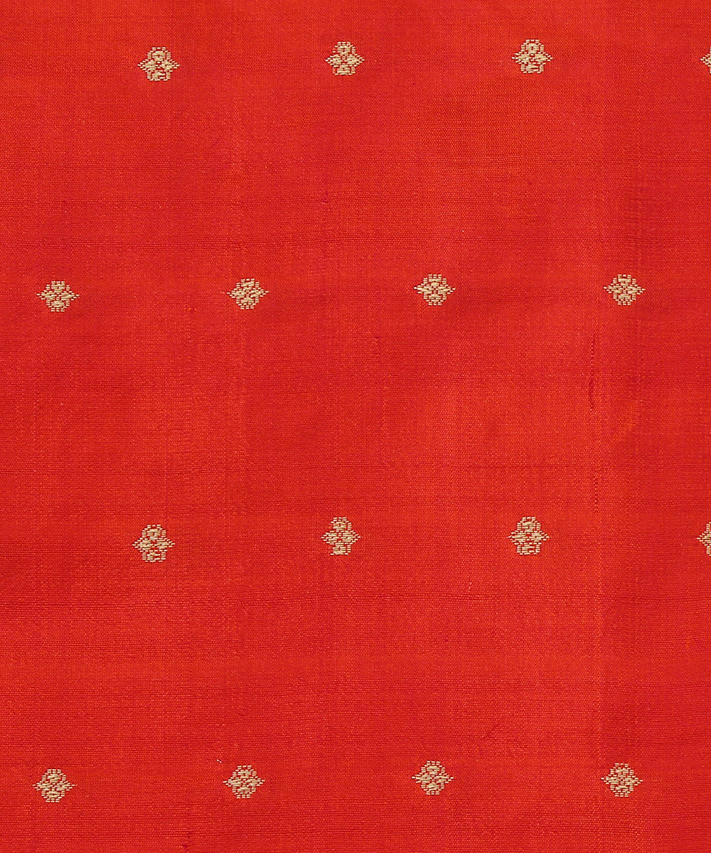 Handloom_Red_Double_Shade_Pure_Katan_Silk_Banarasi_Fabric_With_Cutwork_Booti_WeaverStory_03