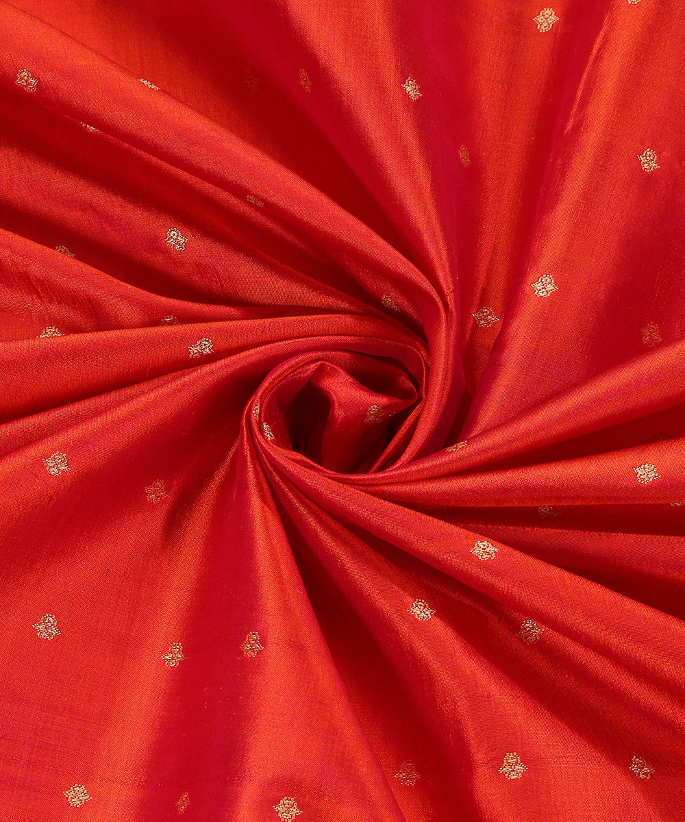 Handloom_Red_Double_Shade_Pure_Katan_Silk_Banarasi_Fabric_With_Cutwork_Booti_WeaverStory_05