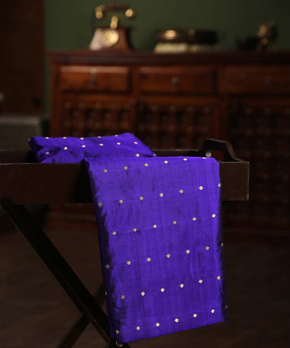 Handloom_Cobalt_Blue_Pure_Katan_Silk_Banarasi_Fabric_With_Cutwork_Booti_WeaverStory_01