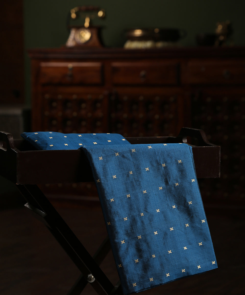 Dark_Blue_Handloom_Pure_Katan_Silk_Banarasi_Fabric_With_Cutwork_Booti_WeaverStory_01