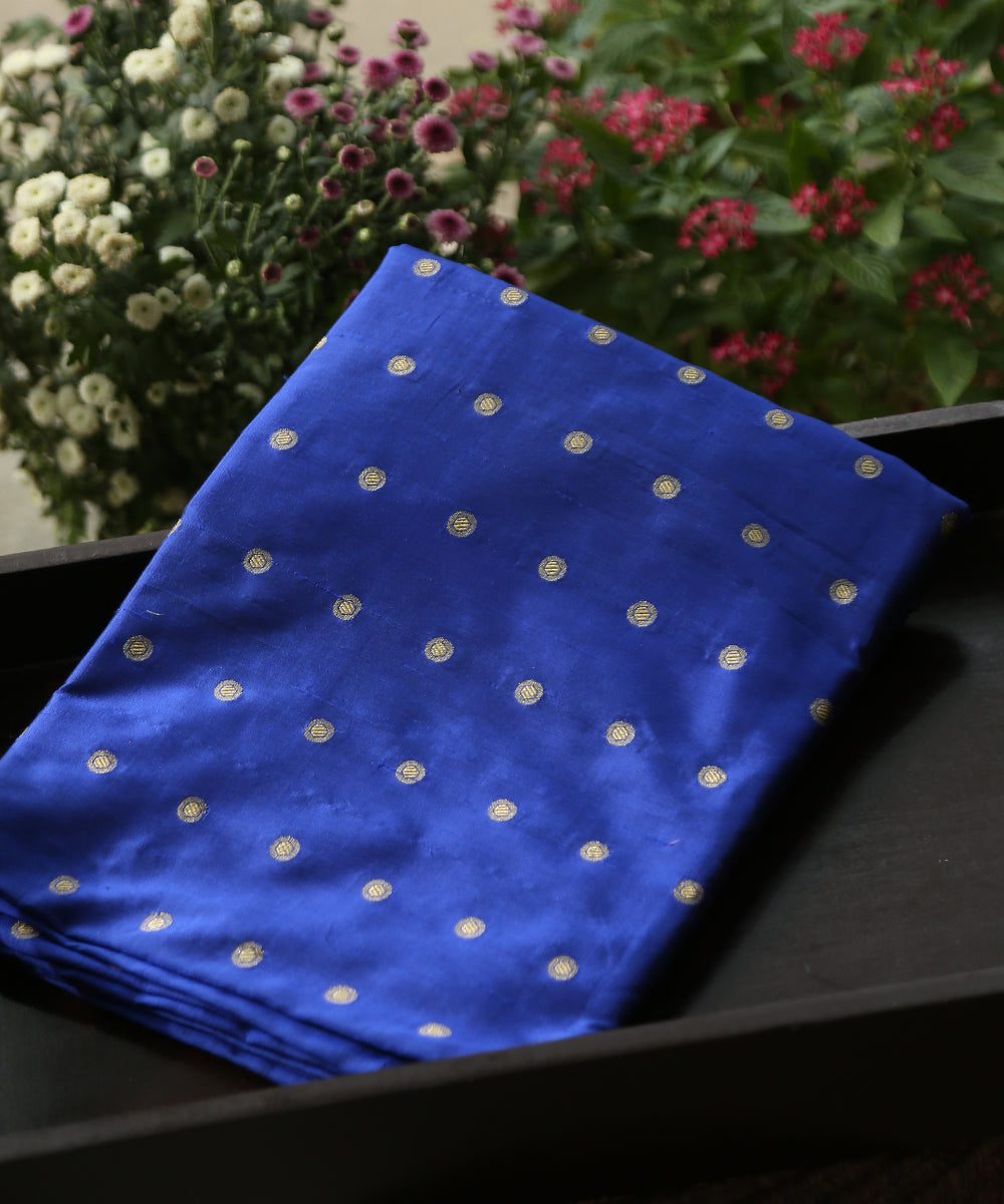 Handloom_Dark_Blue_Pure_Katan_Silk_Banarasi_Fabric_With_Cutwork_Booti_WeaverStory_01