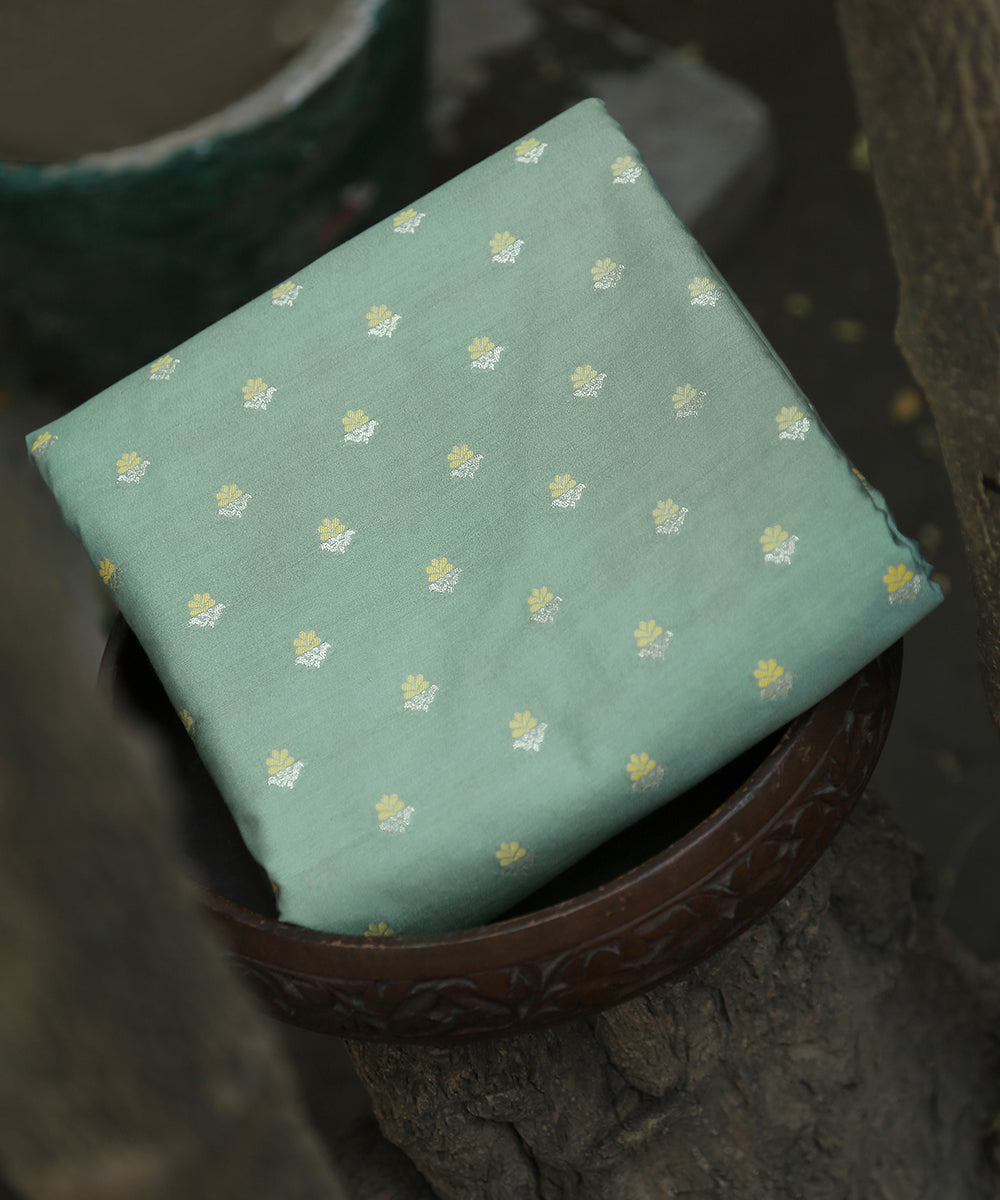 Pastel_Mint_Green_Handloom_Pure_Moonga_Silk_Banarasi_Fabrci_With_Cutwork_Meena_Booti_WeaverStory_01