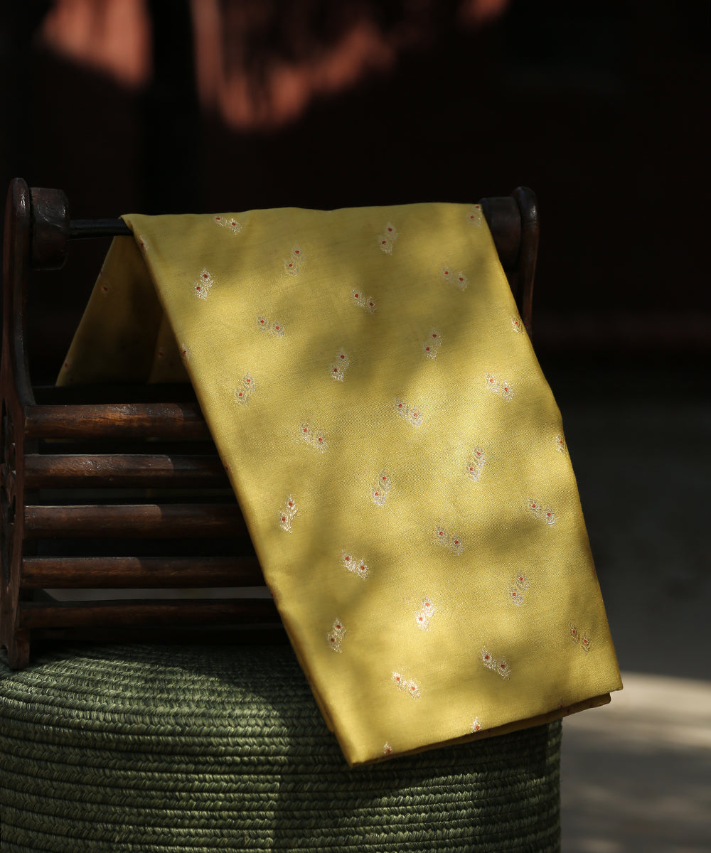 Pastel_Yellow_Handloom_Pure_Moonga_Silk_Banarasi_Fabric_Cutwork_With_Meena_Booti_WeaverStory_01