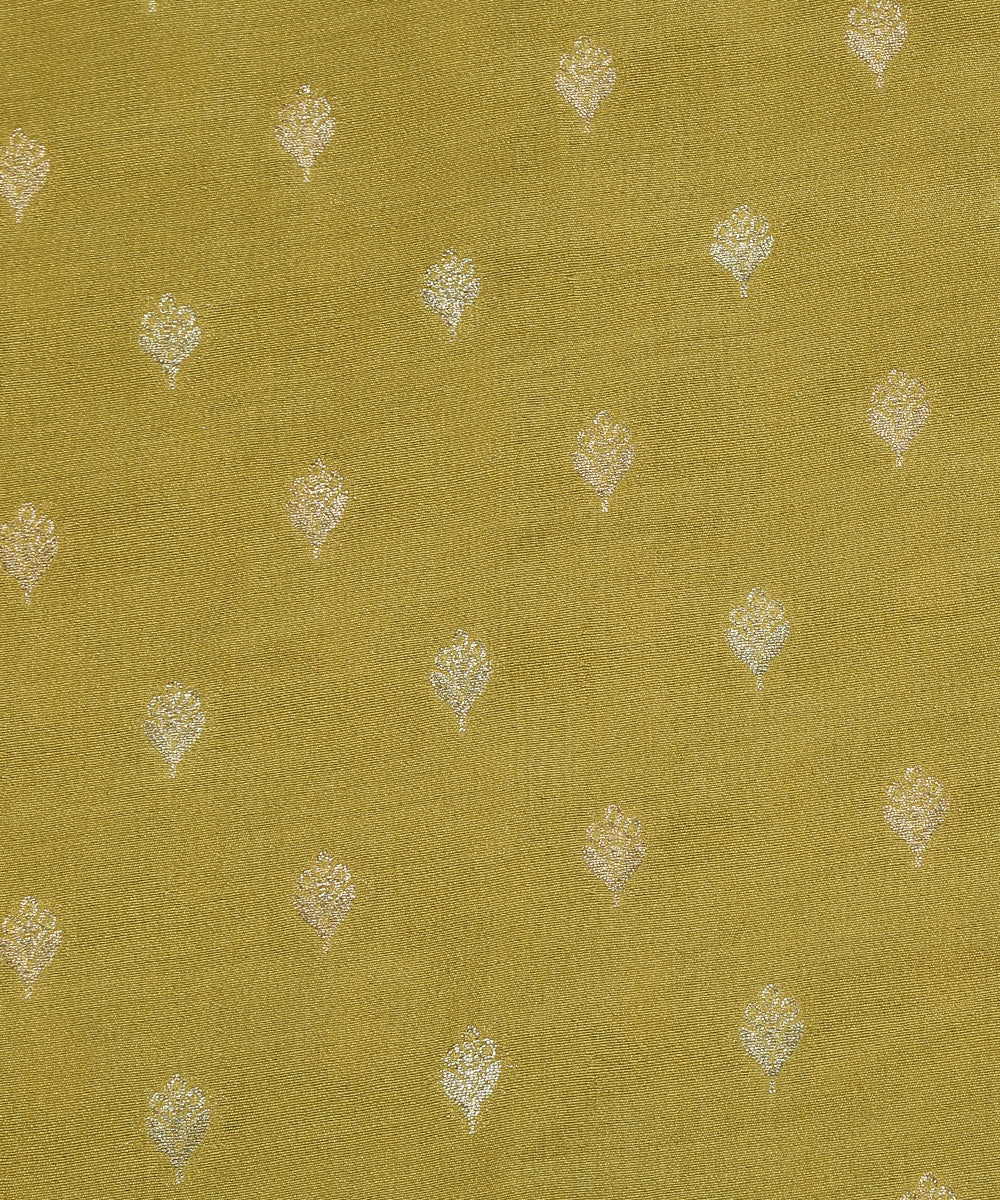 Pastel_Lime_Green_Handloom_Pure_Moonga_Silk_Banarasi_Fabric_With_Cutwork_Golden_Booti_WeaverStory_03