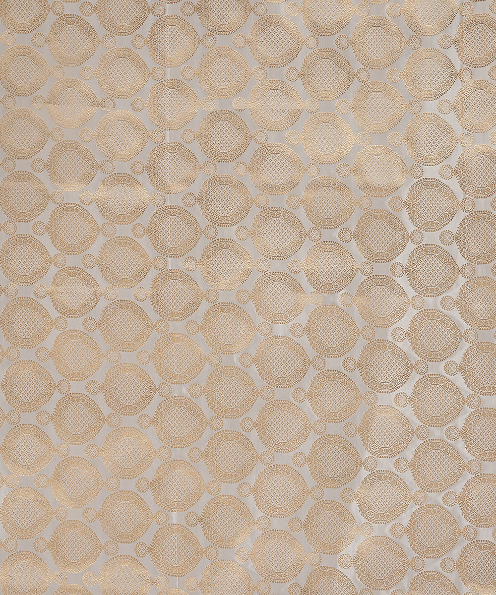 Handloom_White_Pure_Satin_Silk_Kimkhab_Banarasi_Fabric_With_Mughal_Motifs_WeaverStory_02