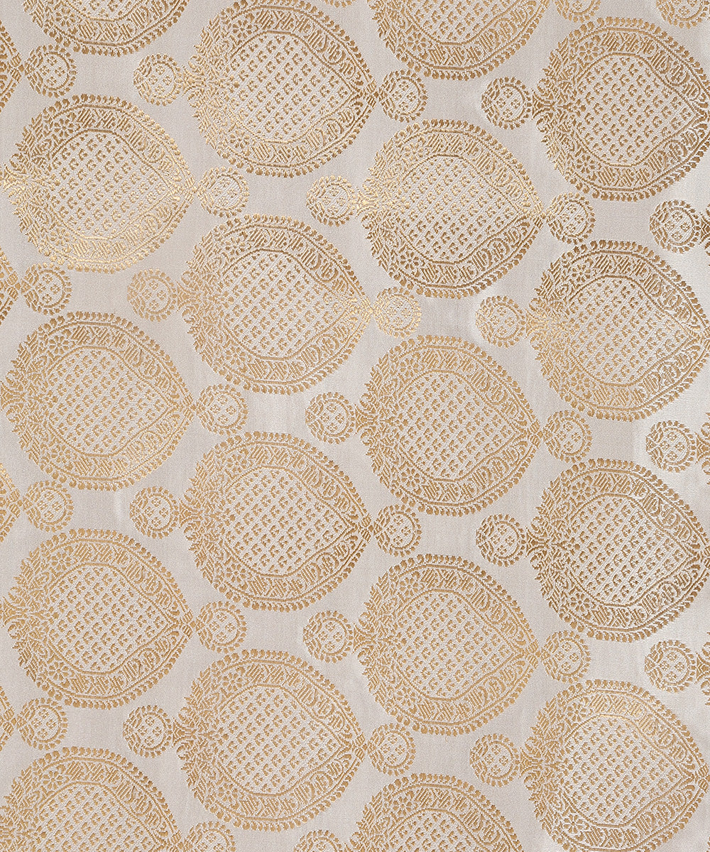 Handloom_White_Pure_Satin_Silk_Kimkhab_Banarasi_Fabric_With_Mughal_Motifs_WeaverStory_03