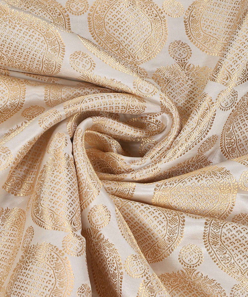 Handloom_White_Pure_Satin_Silk_Kimkhab_Banarasi_Fabric_With_Mughal_Motifs_WeaverStory_05