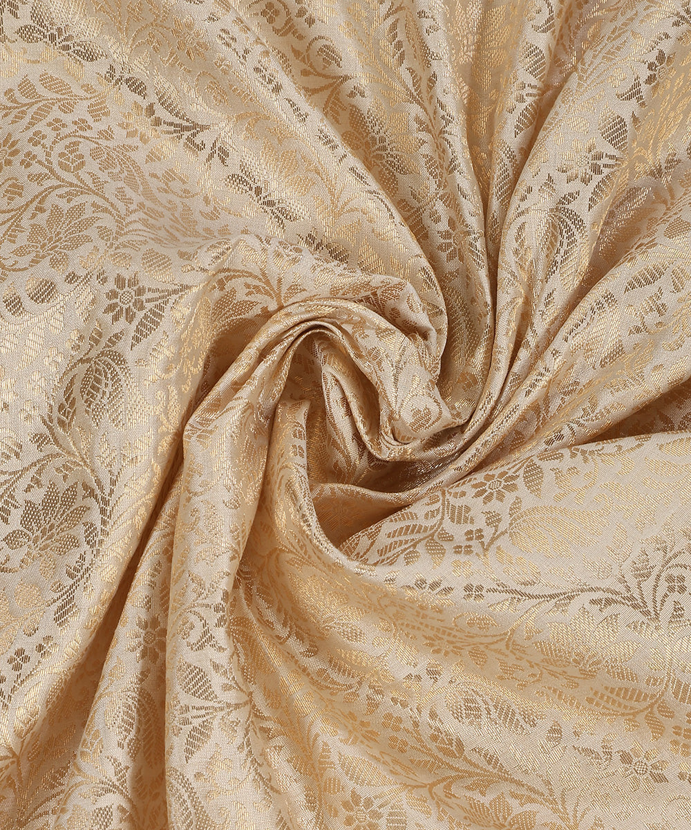 Handloom_Offwhite_Pure_Katan_Silk_Kimkhab_Banarasi_Fabric_With_Zari_Jaal_WeaverStory_05