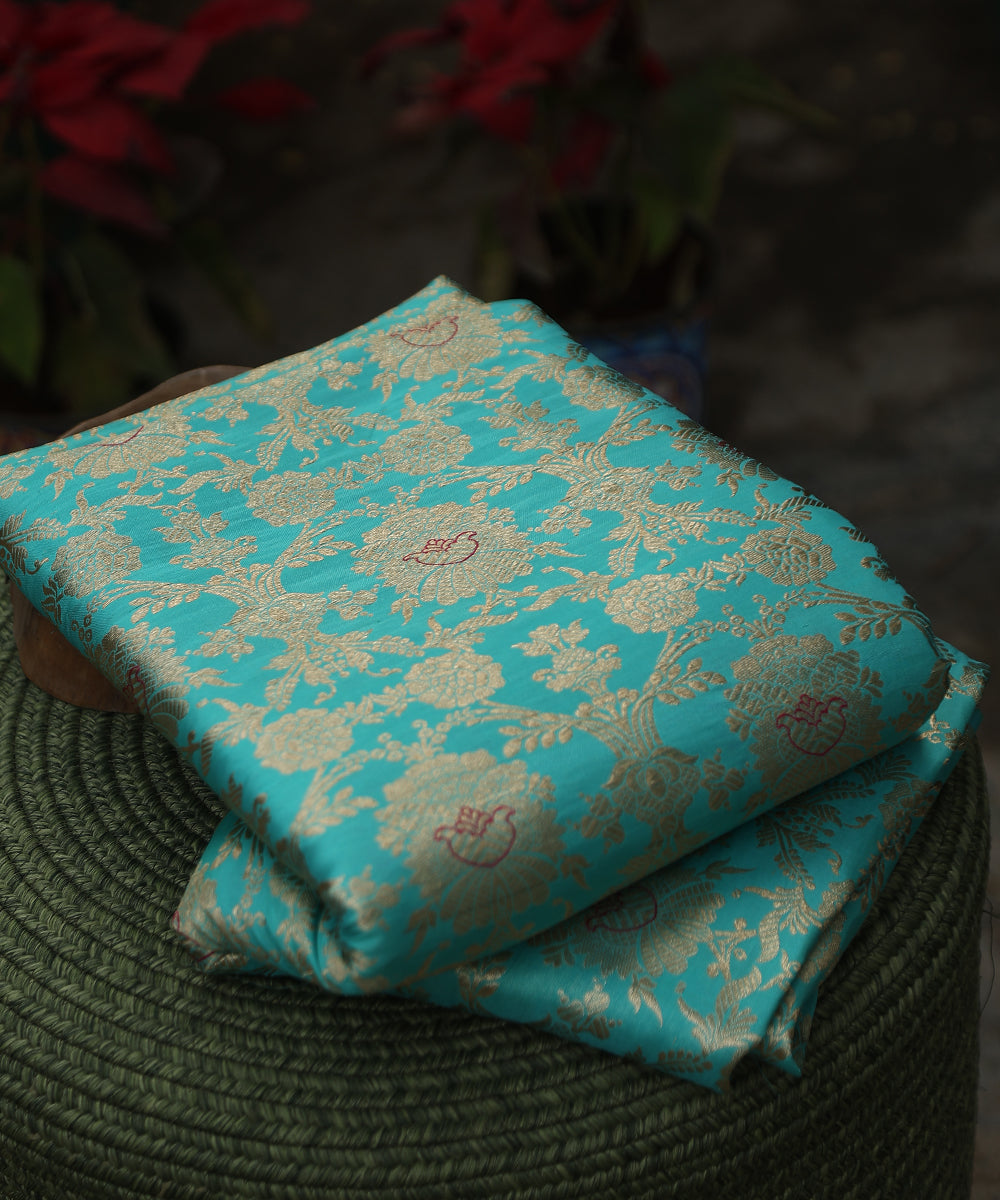 Aqua_Green_Handloom_Pure_Katan_Silk_Kimkhab_Banarasi_Fabric_With_Odhna_Jaal_WeaverStory_01