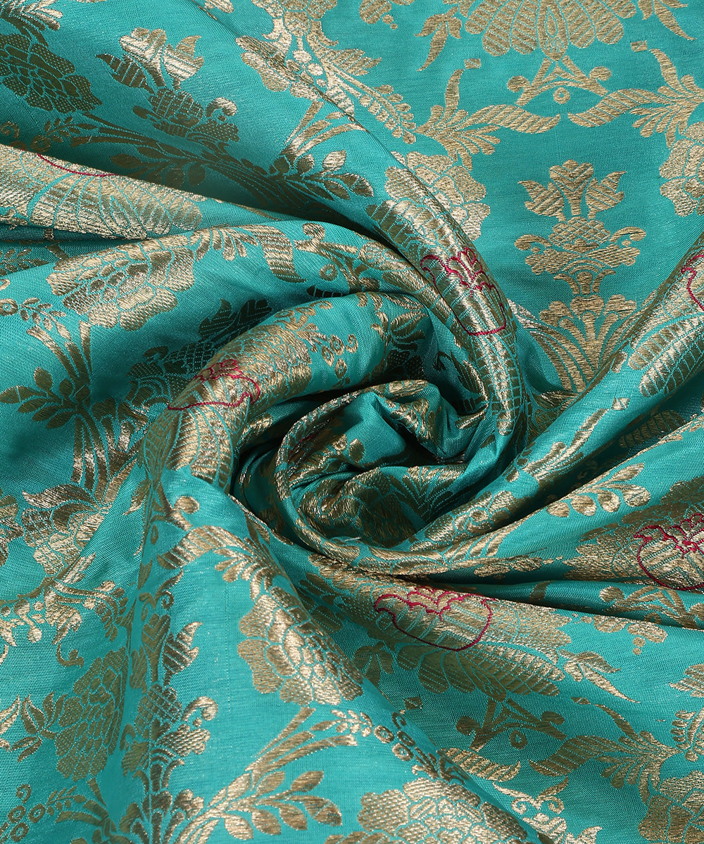 Aqua_Green_Handloom_Pure_Katan_Silk_Kimkhab_Banarasi_Fabric_With_Odhna_Jaal_WeaverStory_05