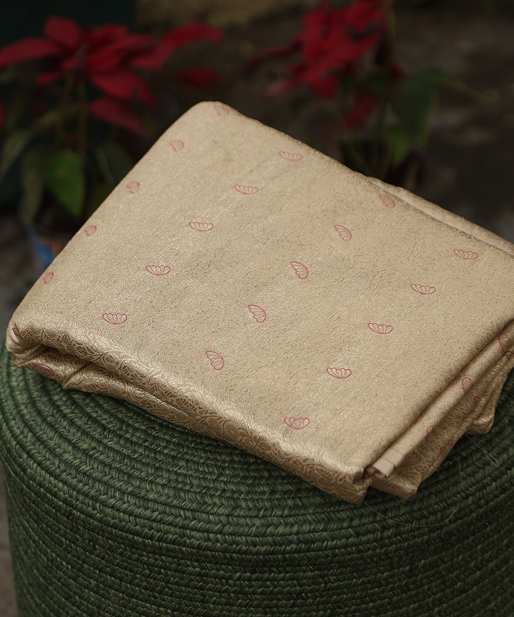 Handloom_Offwhite_Pure_Katan_Silk_Kimkhab_Banarasi_Fabric_With_Wine_Meenakari_In_Flowers_WeaverStory_01