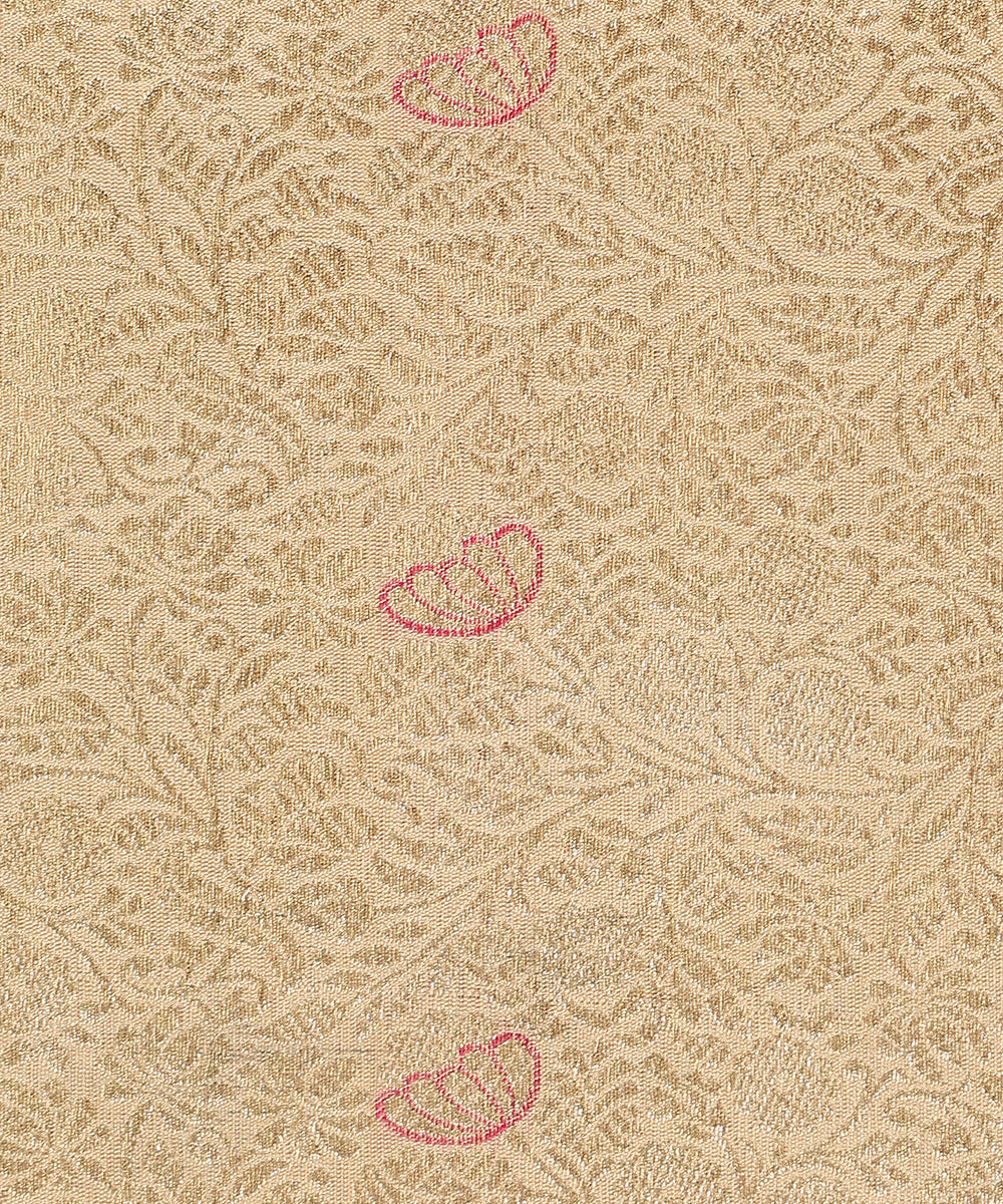 Handloom_Offwhite_Pure_Katan_Silk_Kimkhab_Banarasi_Fabric_With_Wine_Meenakari_In_Flowers_WeaverStory_03