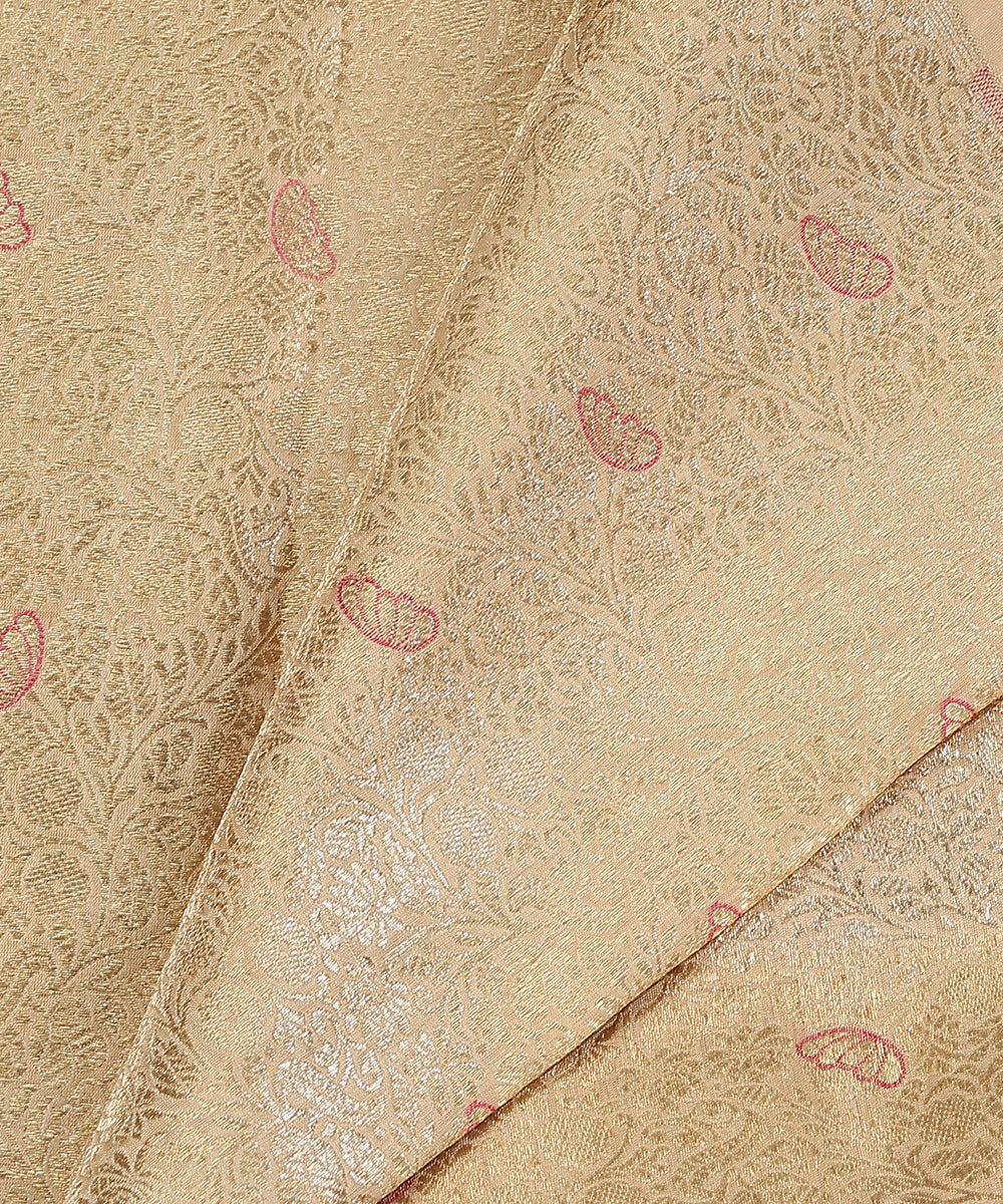Handloom_Offwhite_Pure_Katan_Silk_Kimkhab_Banarasi_Fabric_With_Wine_Meenakari_In_Flowers_WeaverStory_04