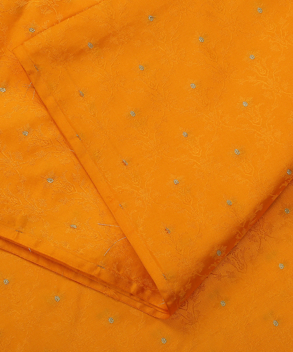 Yellow_Handloom_Pure_Katan_Silk_Banarasi_Fabric_With_Tanchoi_Zari_Booti_WeaverStory_04