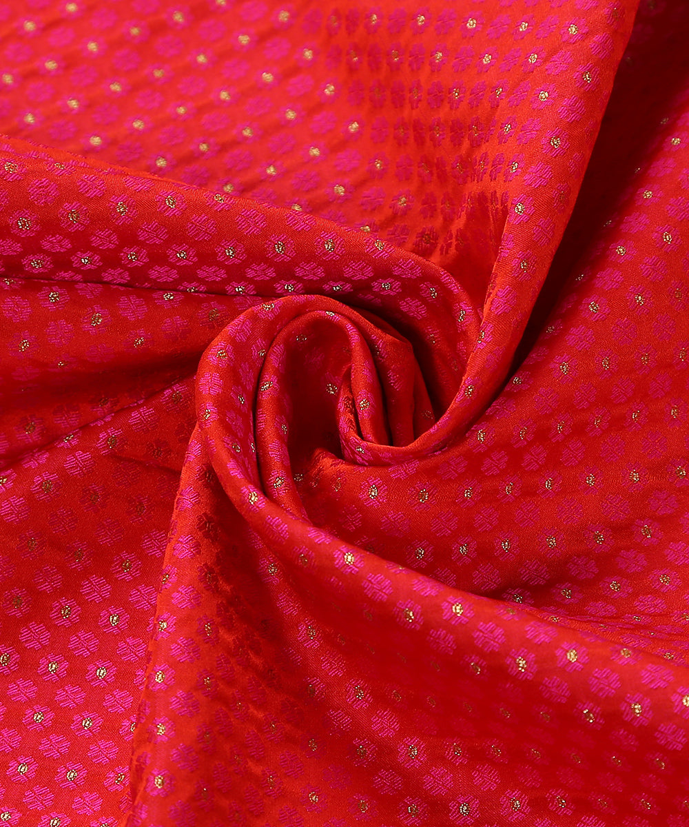 Rani_Pink_Handloom_Tanchoi_Banarasi_Fabric_With_Zari_Booti_WeaverStory_05