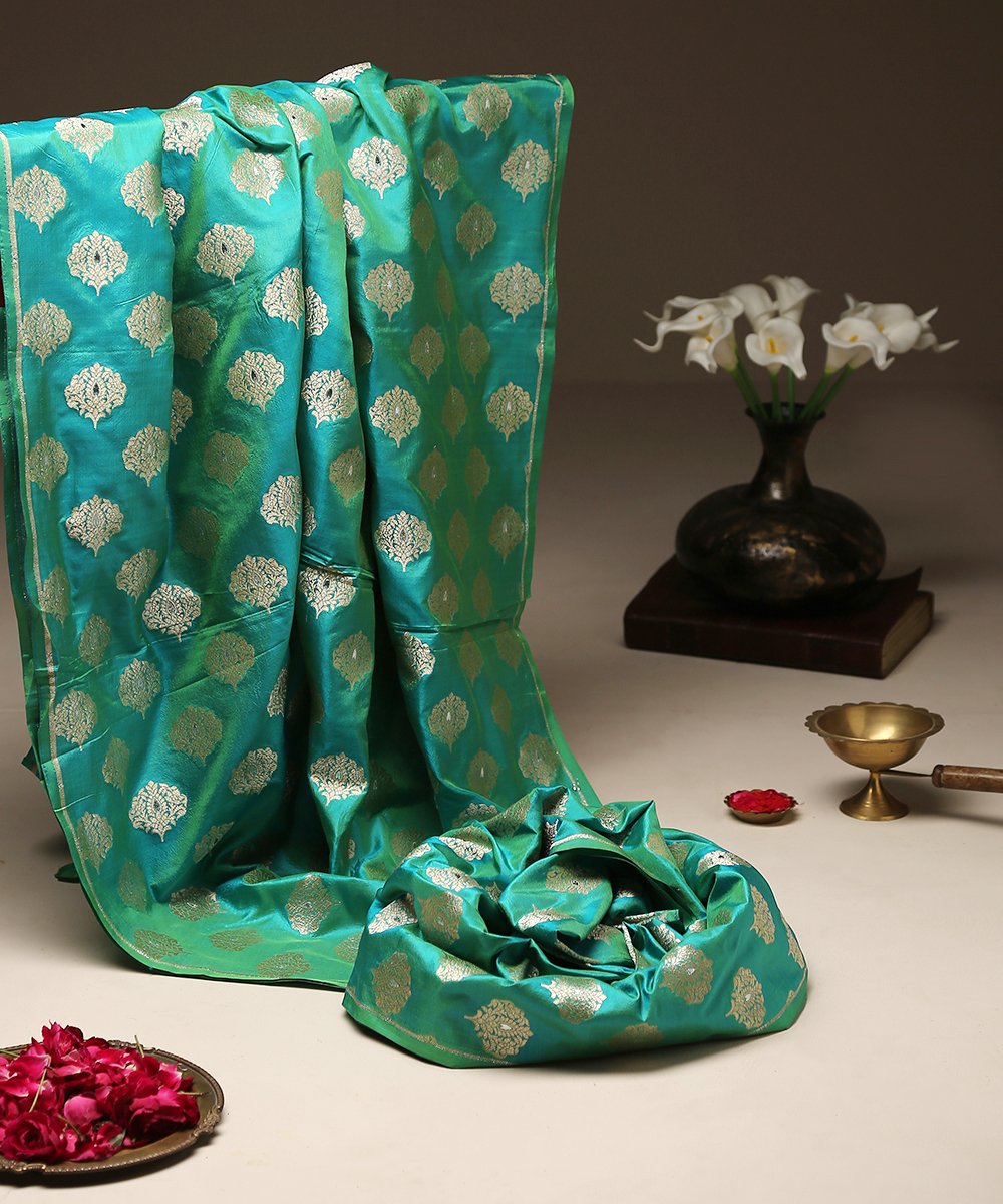 Green_Handloom_Pure_Katan_Silk_Cutwork_Booti_Banarasi_Fabric_WeaverStory_01