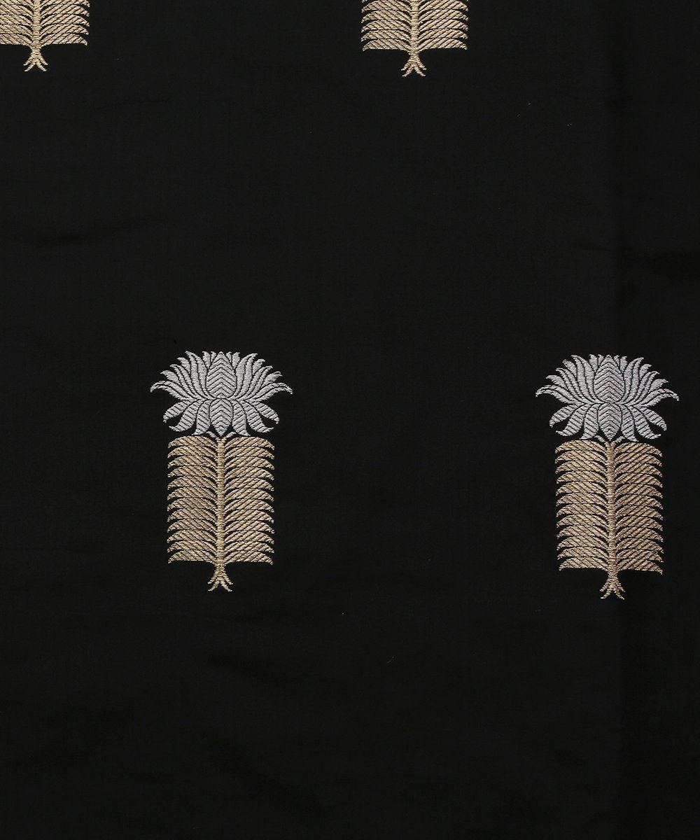 Black_Handloom_Dual_Tone_Silver_and_Gold_Booti_Banarasi_Fabric_WeaverStory_03