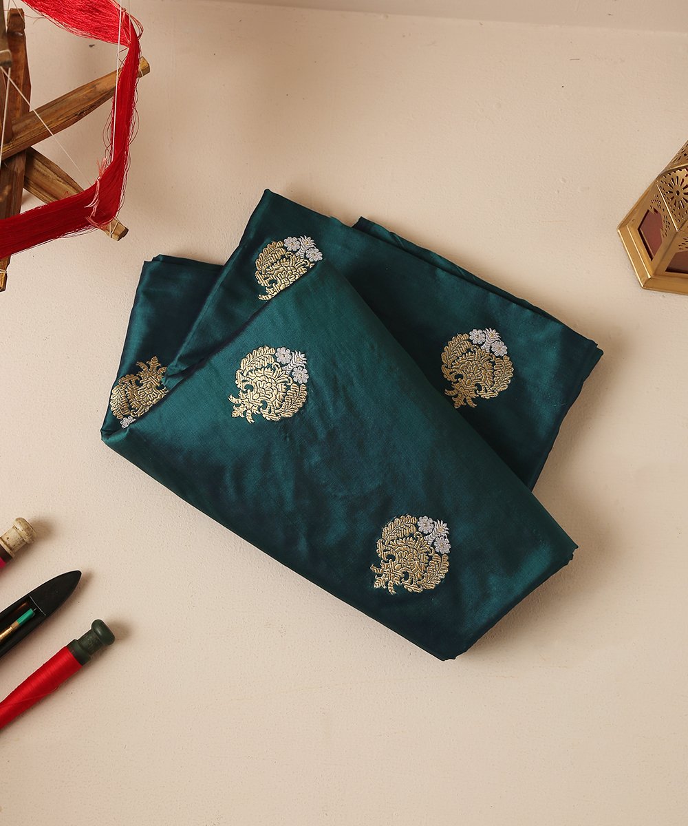 Handloom_Green_and_Purple_Dual_Tone_Kadhwa_Pure_Katan_Silk_Booti_Banarasi_Fabric_WeaverStory_01