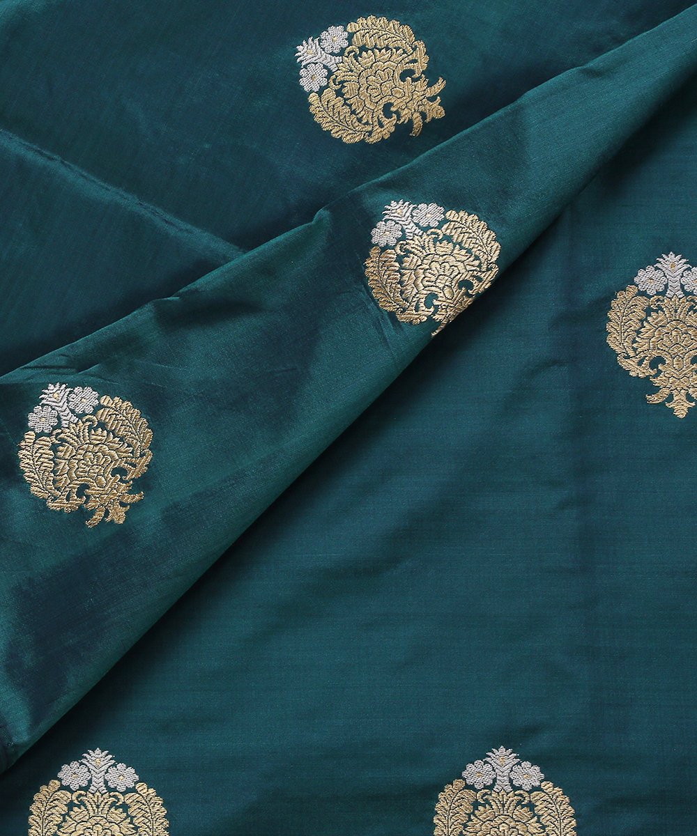 Handloom_Green_and_Purple_Dual_Tone_Kadhwa_Pure_Katan_Silk_Booti_Banarasi_Fabric_WeaverStory_04