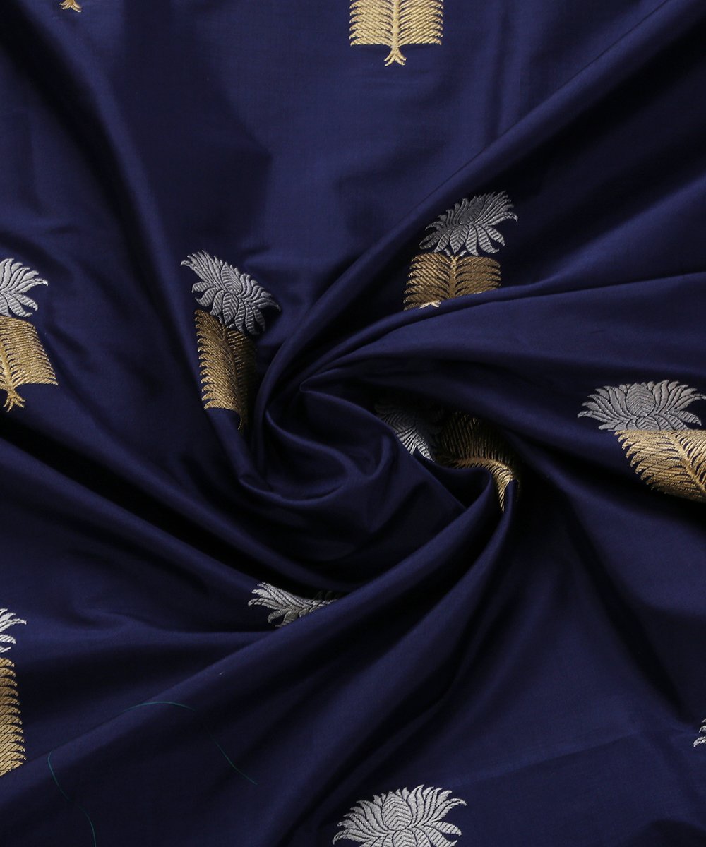 Handloom_Blue_Dual_Tone_Gold_and_Silver_Kadhwa_Booti_Banarasi_Fabric_WeaverStory_05