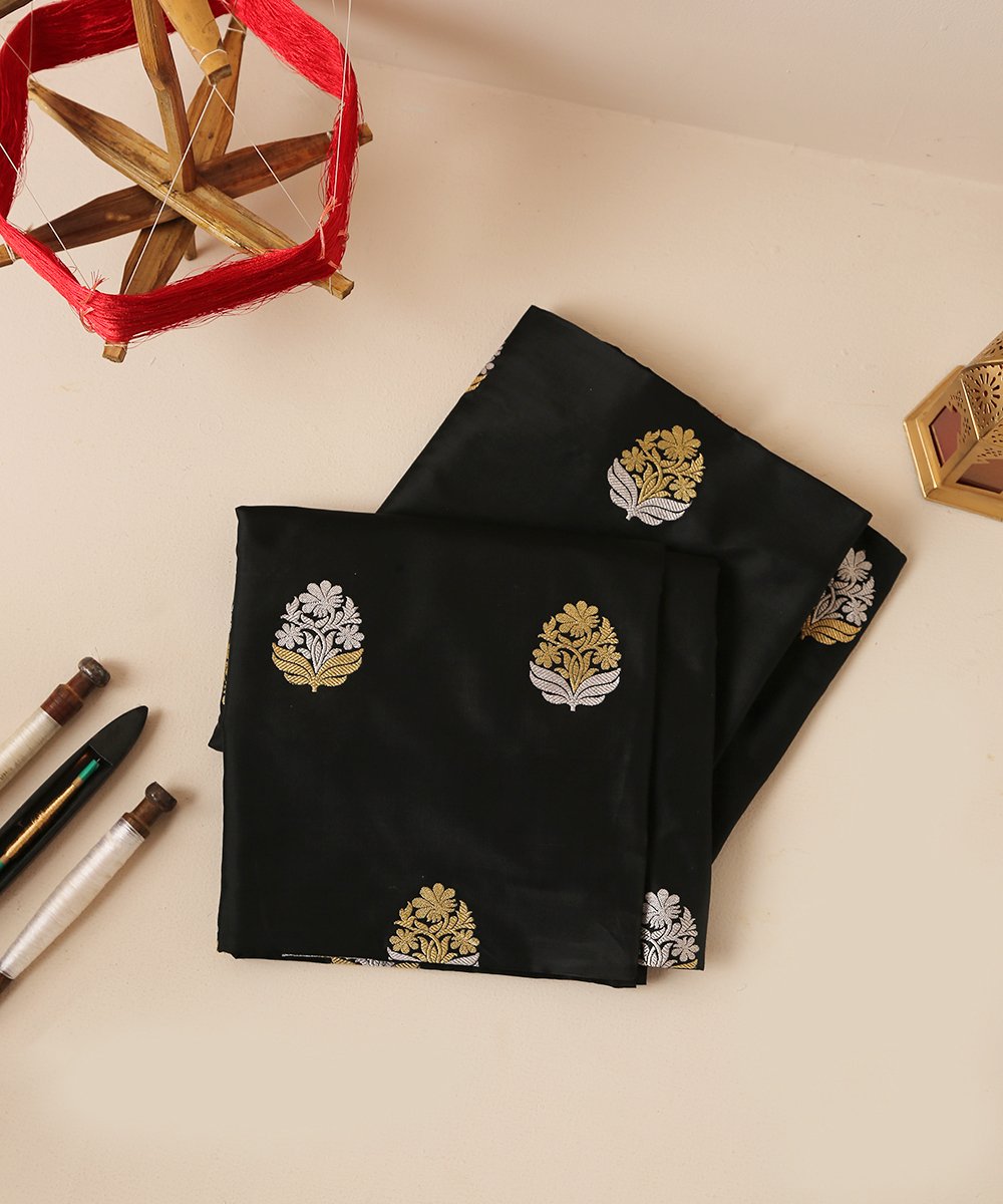 Black_Handloom_Pure_Katan_Silk_Kadhwa_Booti_Banarasi_Fabric_WeaverStory_01