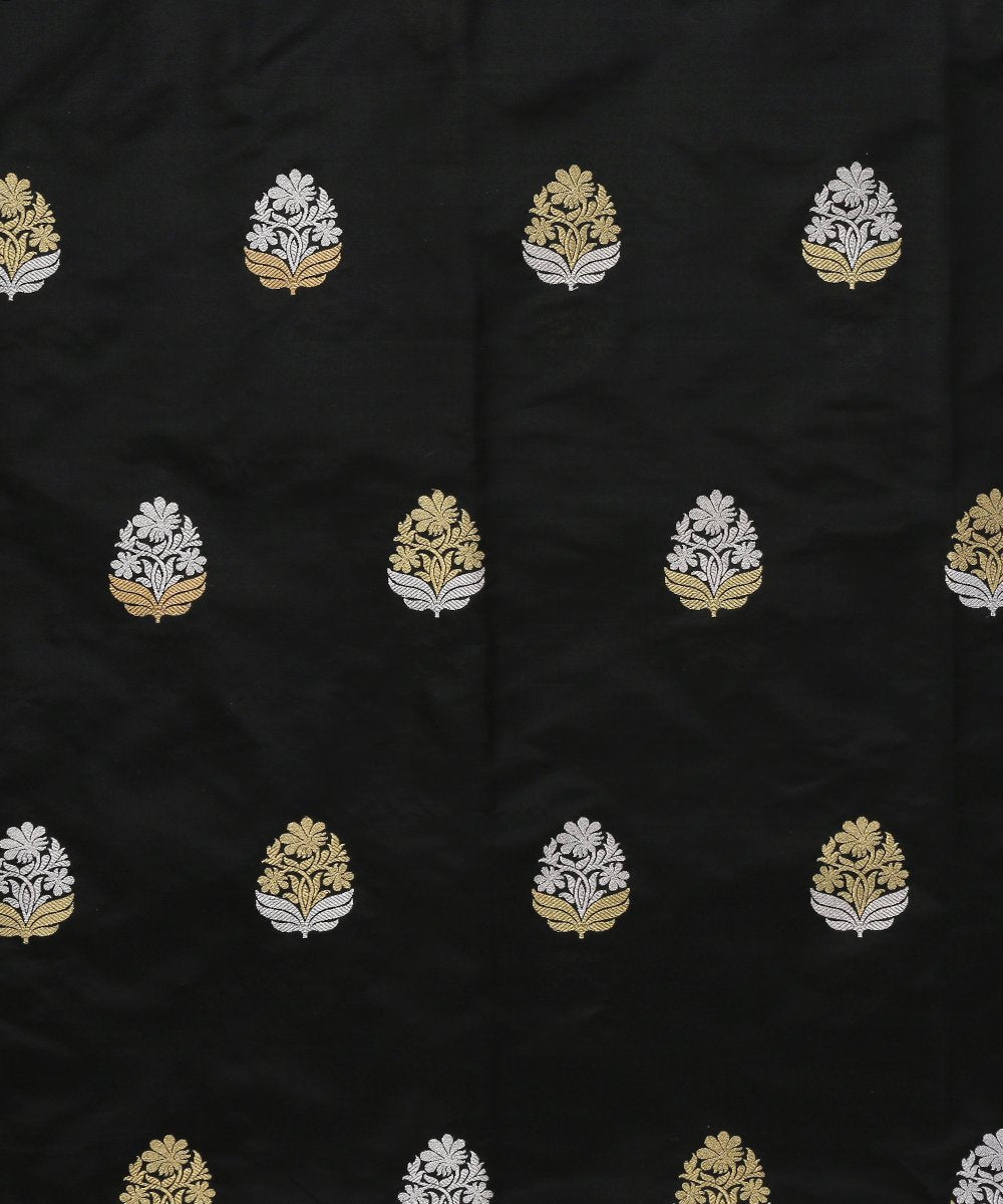 Black_Handloom_Pure_Katan_Silk_Kadhwa_Booti_Banarasi_Fabric_WeaverStory_02