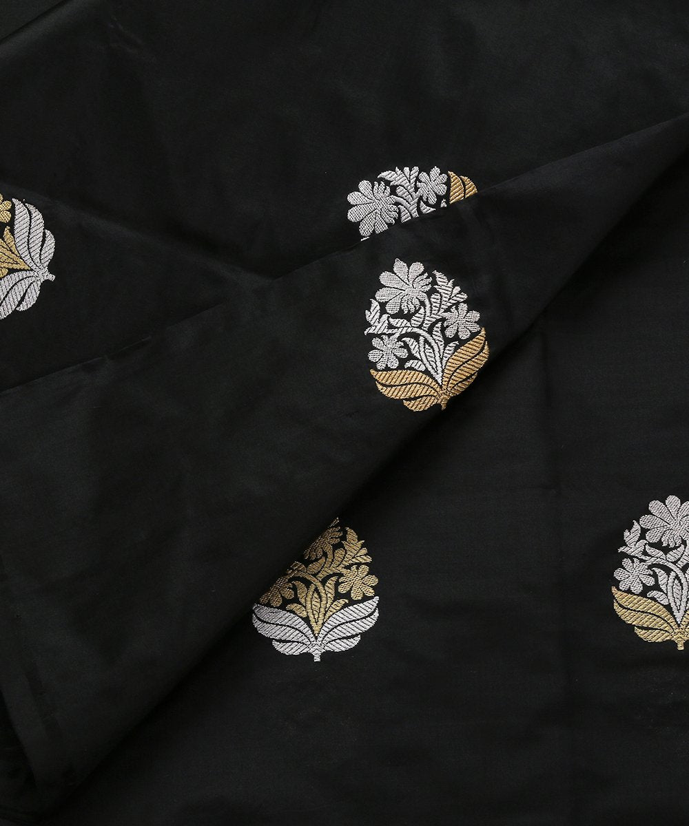 Black_Handloom_Pure_Katan_Silk_Kadhwa_Booti_Banarasi_Fabric_WeaverStory_04