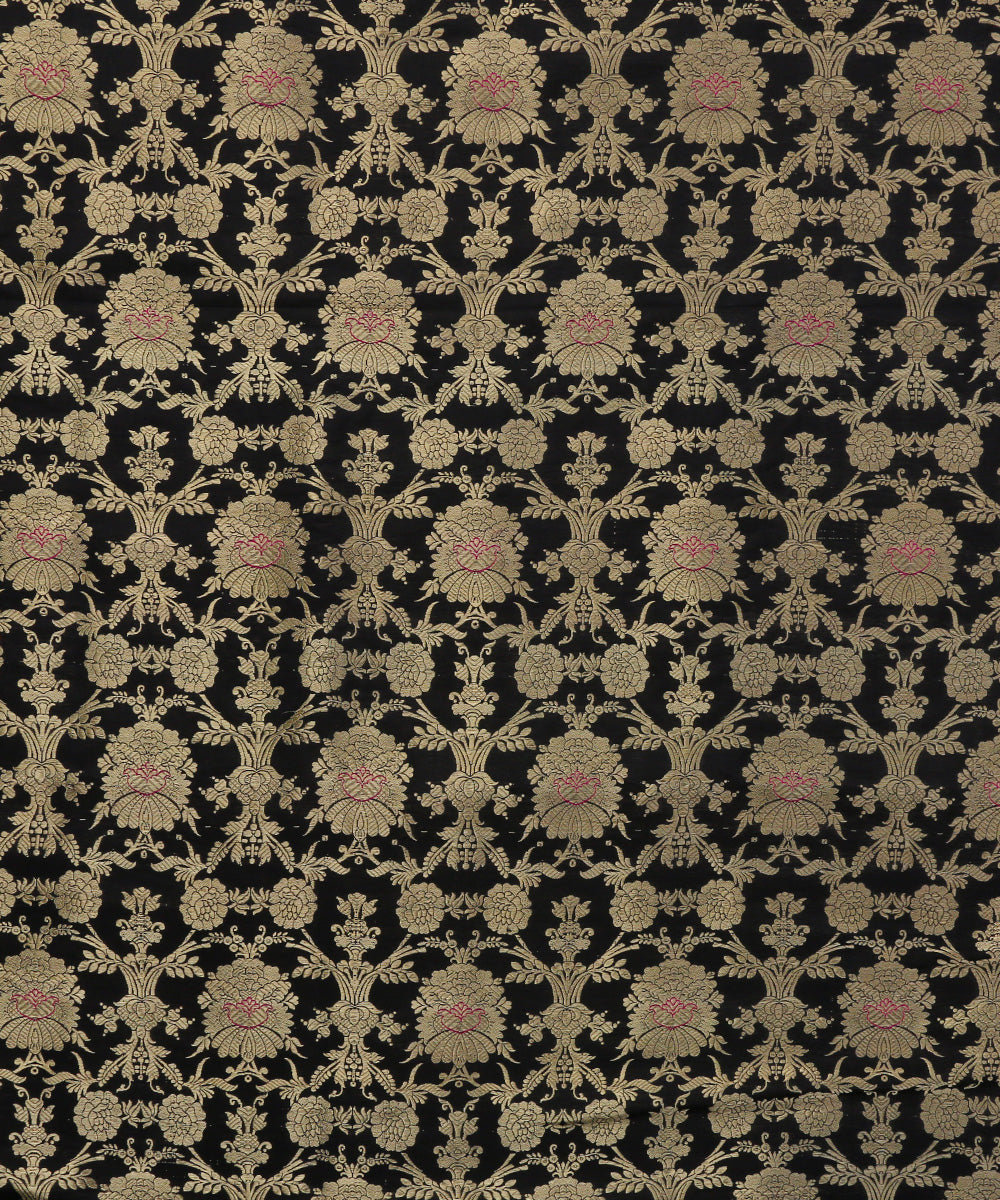 Handloom_Black_Pure_Katan_Silk_Odhna_Jangla_Banarasi_Fabric_WeaverStory_02
