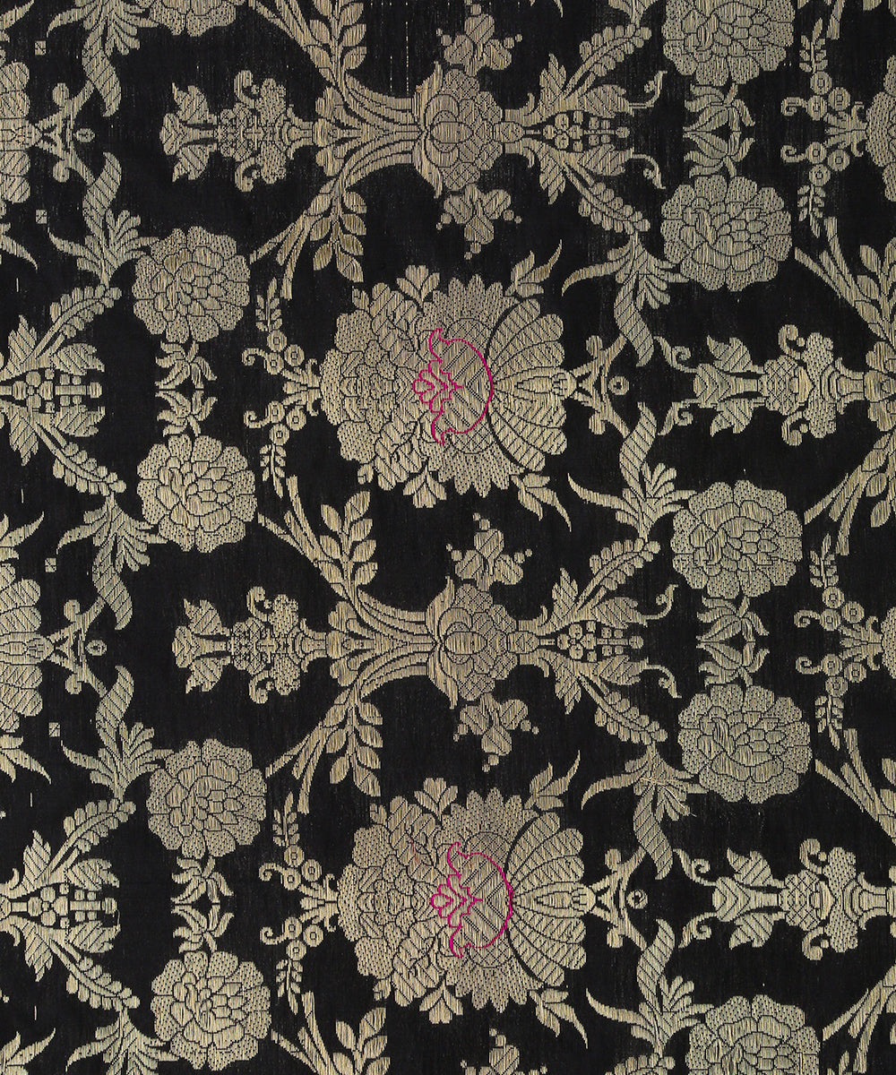 Handloom_Black_Pure_Katan_Silk_Odhna_Jangla_Banarasi_Fabric_WeaverStory_03