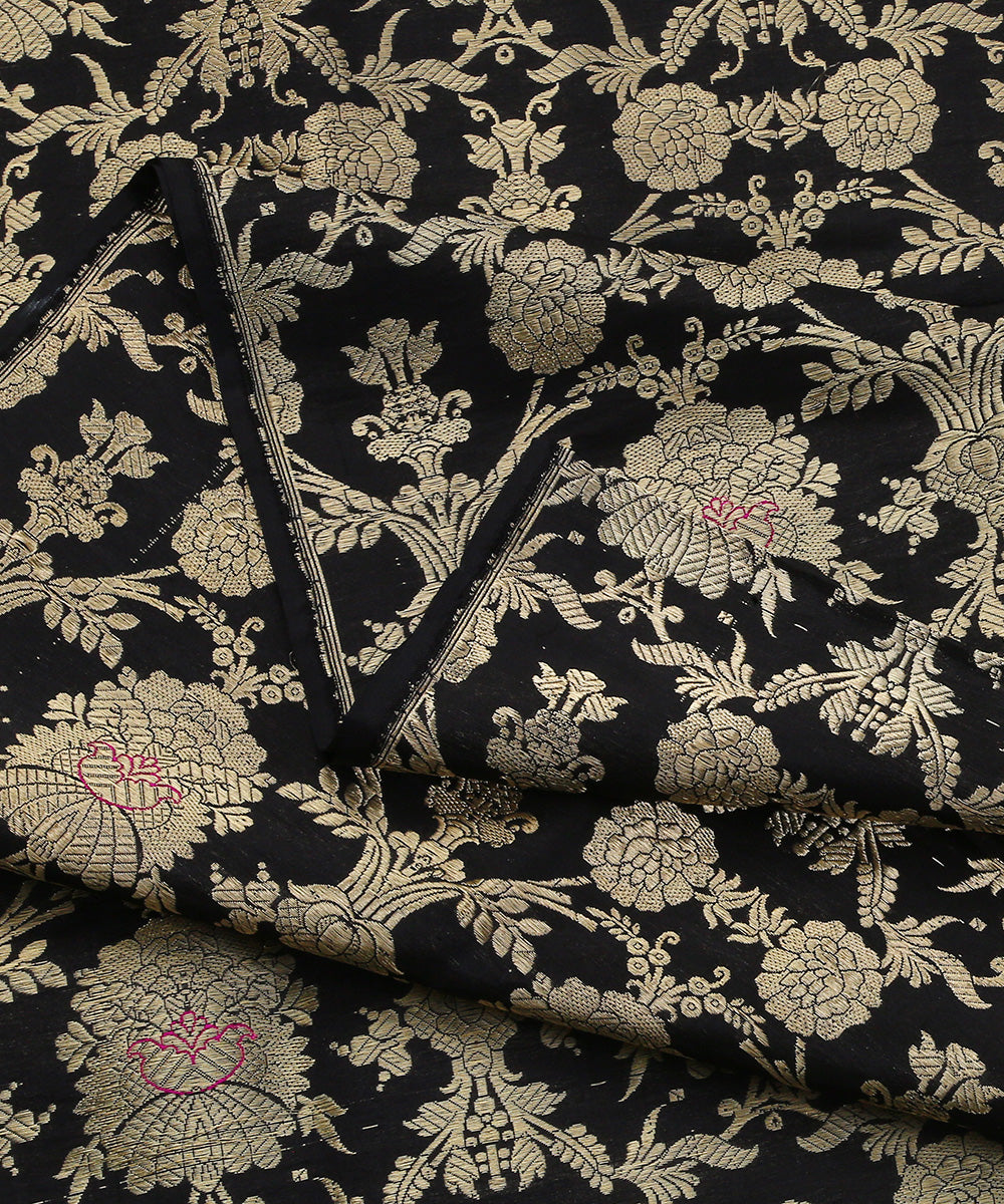 Handloom_Black_Pure_Katan_Silk_Odhna_Jangla_Banarasi_Fabric_WeaverStory_04