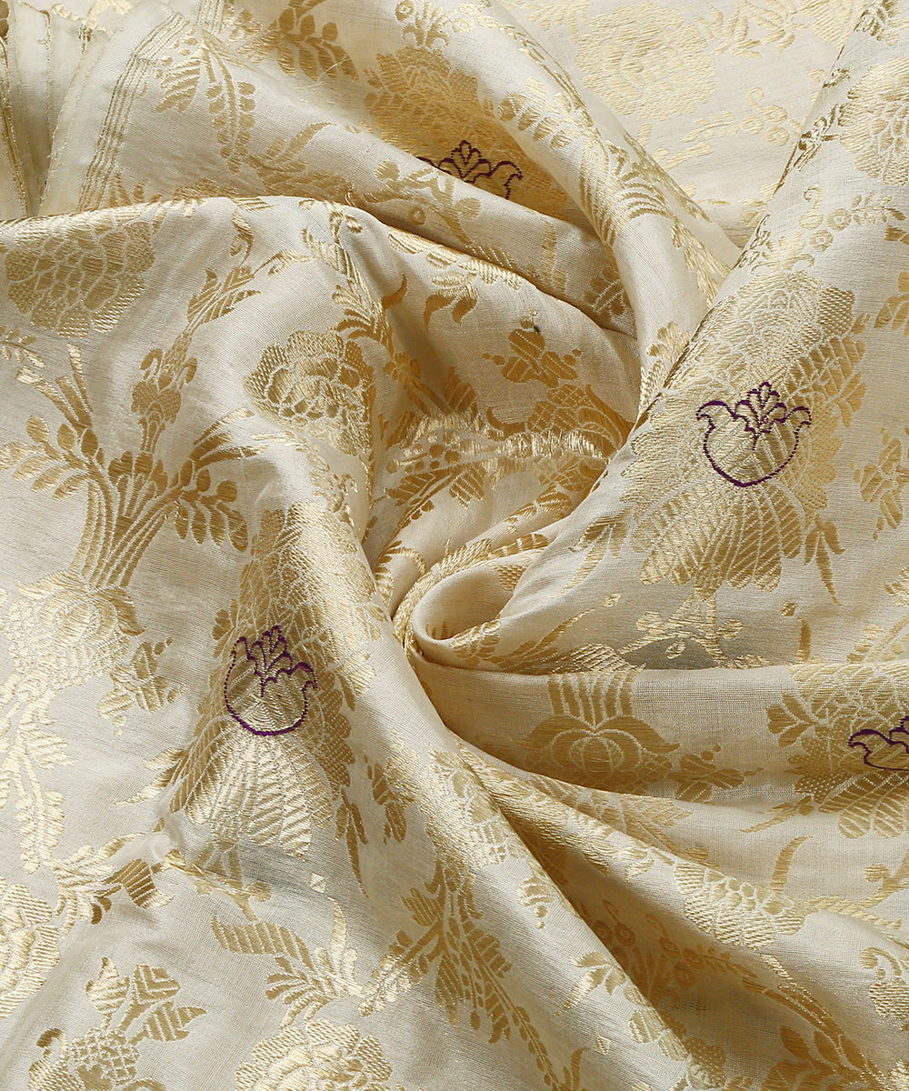 Offwhite_Handloom_Pure_Katan_Silk_Odhna_Jangla_Banarasi_Fabric_WeaverStory_05