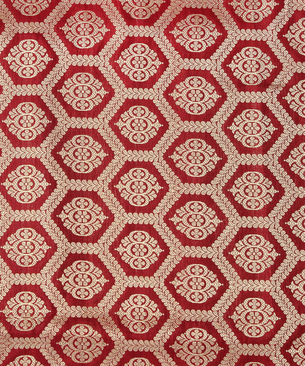 Handloom_Maroon_and_Gold_Pure_Katan_Silk_Kadhwa_Banarasi_Floral_Brocade_Fabric_WeaverStory_03