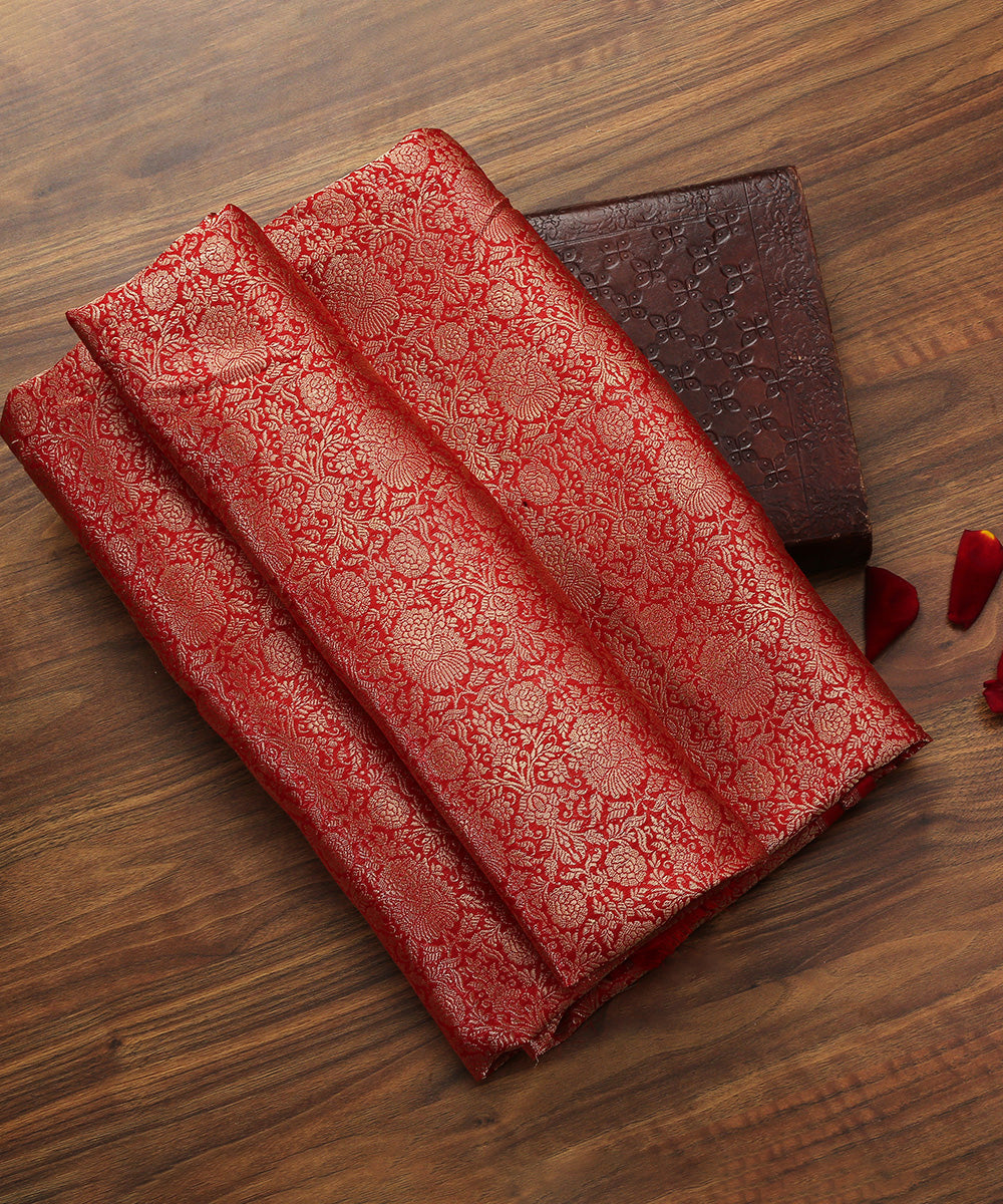 Red_Handloom_Kadhwa_Jangla_Maheen_Brocade_Kimkhab_Banarasi_Fabric_WeaverStory_01