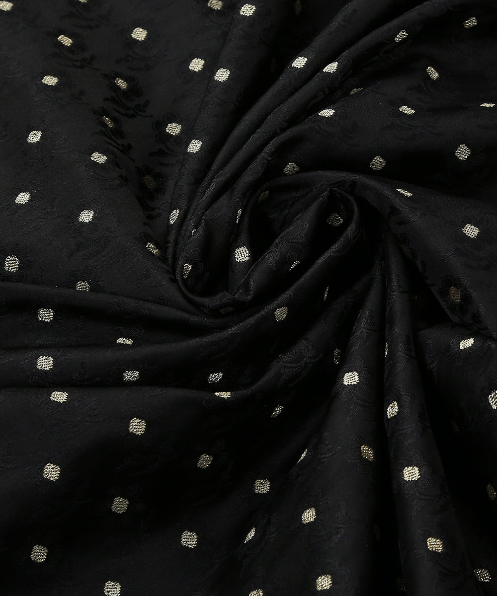 Handloom_Black_Tanchoi_Banarasi_Fabric_With_Zari_Booti_WeaverStory_05