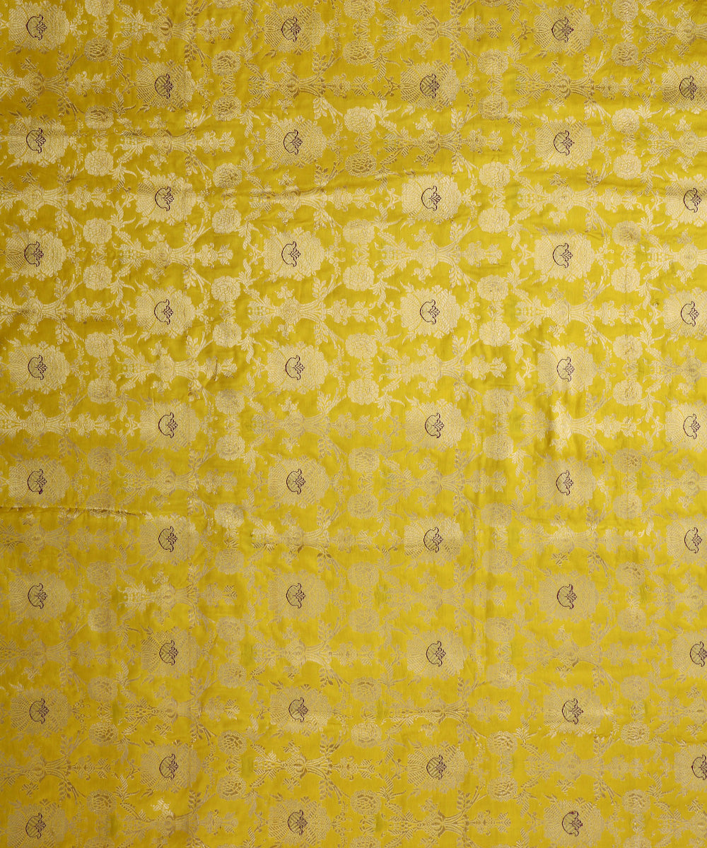 Handloom_Yellow_Pure_Katan_Silk_Odhna_Jangla_Banarasi_Fabric_WeaverStory_02
