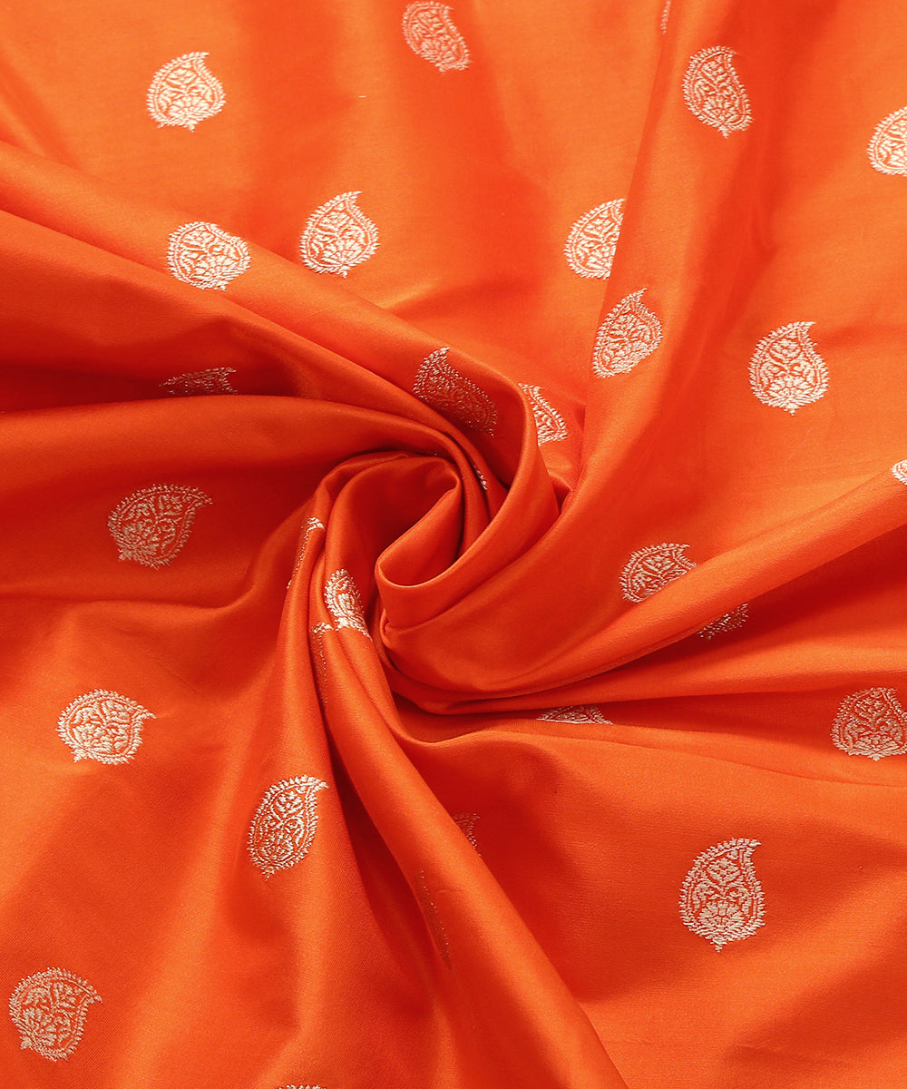 Handloom_Orange_Pure_Katan_Silk_Banarasi_Fabric_with_Paisley_Booti_WeaverStory_05