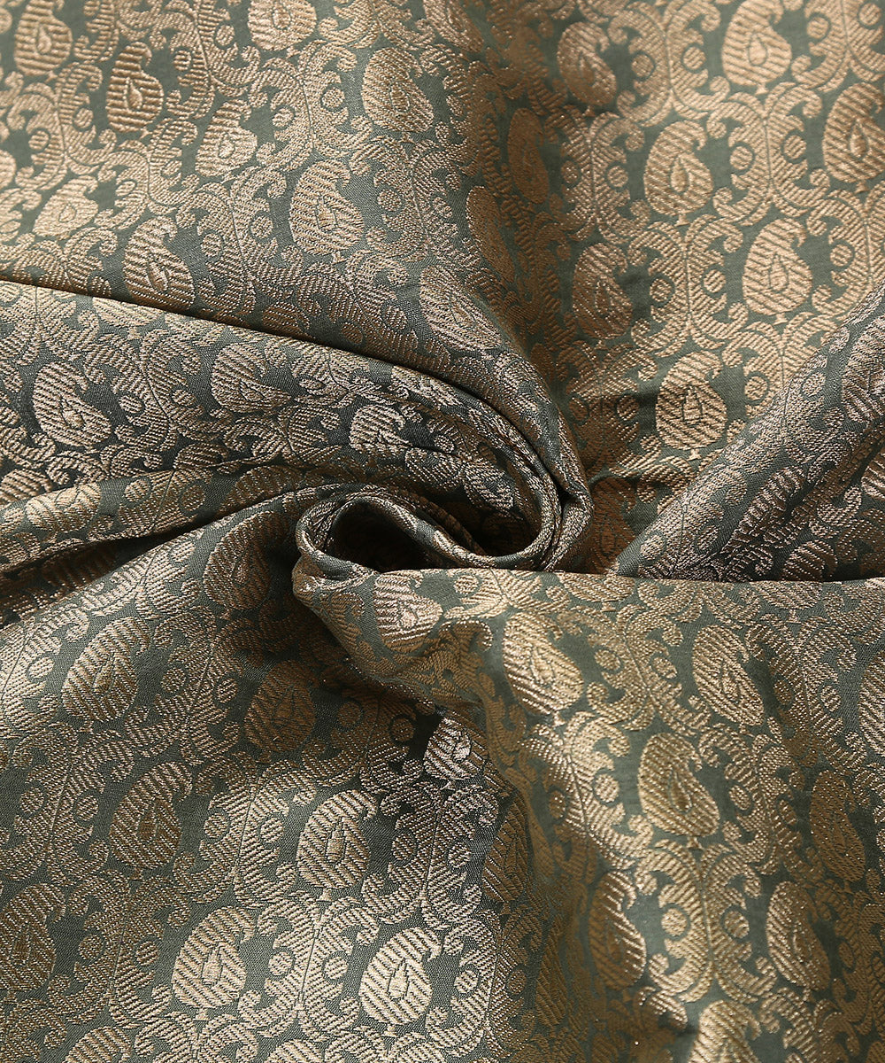 Handloom_Green_Paisley_Pure_Katan_Silk_Brocade_Fabric_WeaverStory_05