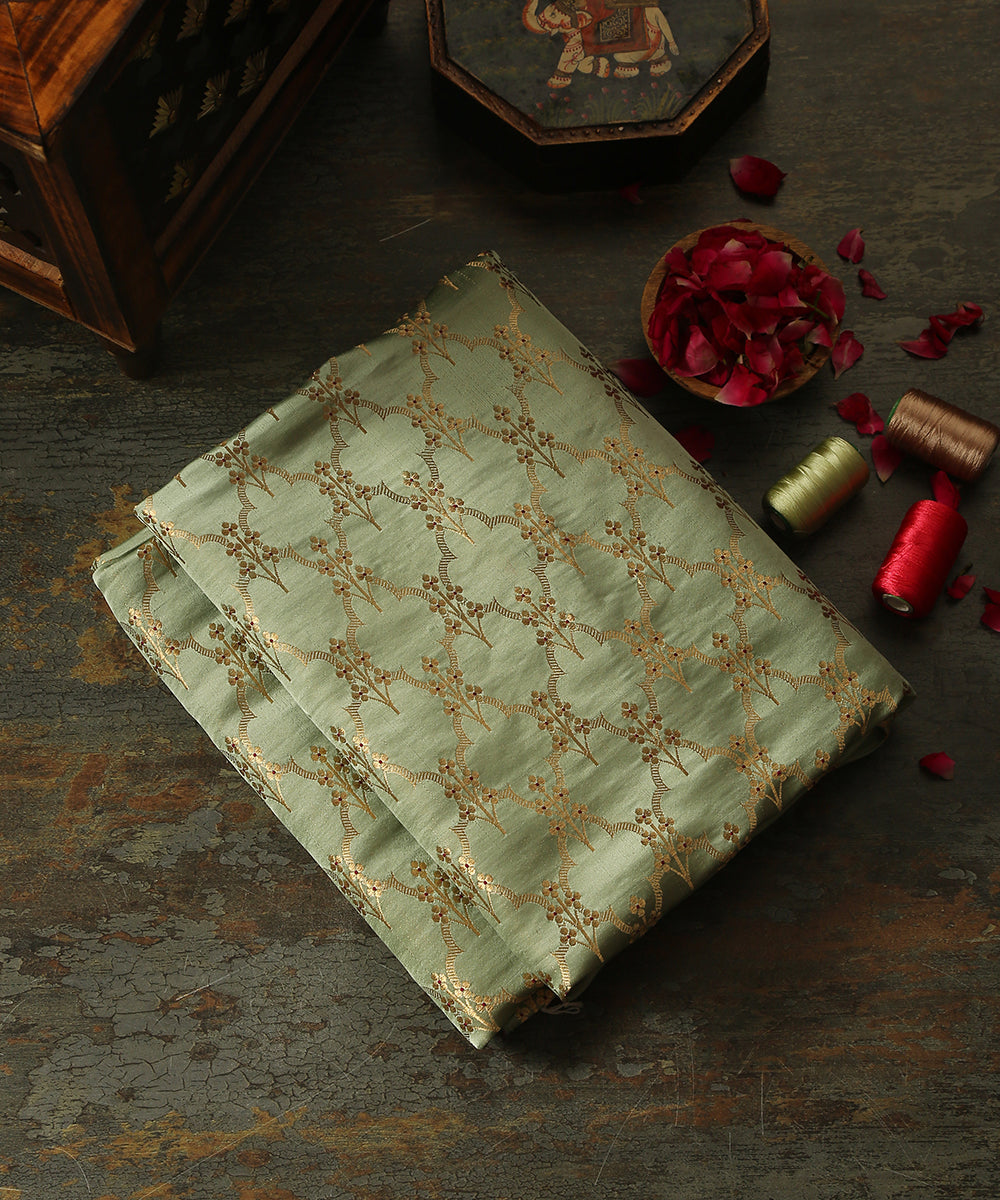 Handloom_Powder_Blue_Brocade_Pure_Katan_Silk_Banarasi_Fabric_With_Meenakari_Jaal_WeaverStory_01