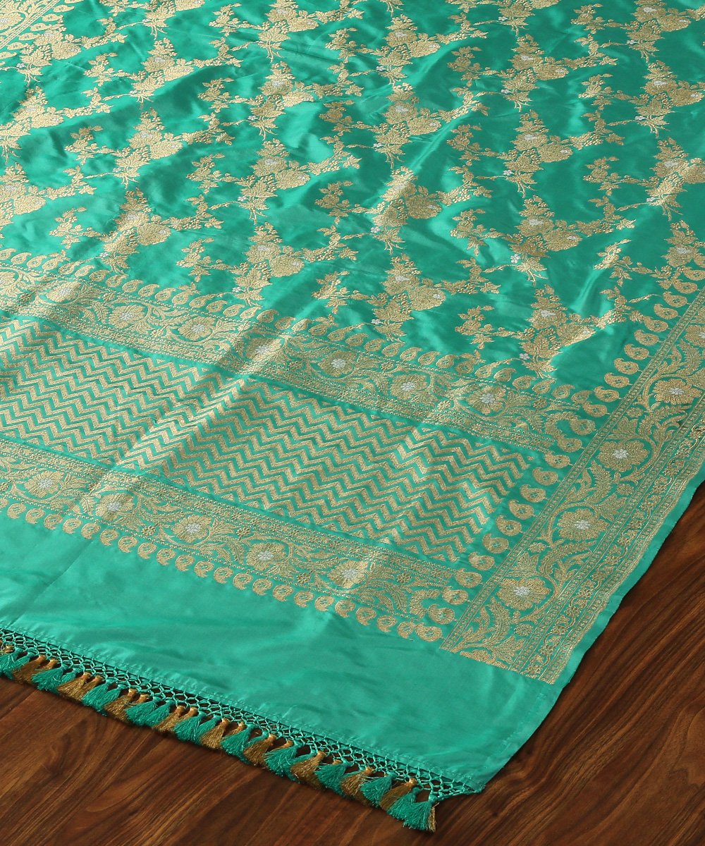 Firozi_Handloom_Kadhwa_Jangla_Banarasi_Dupatta_in_Katan_Silk_with_Lace_Border_WeaverStory_04