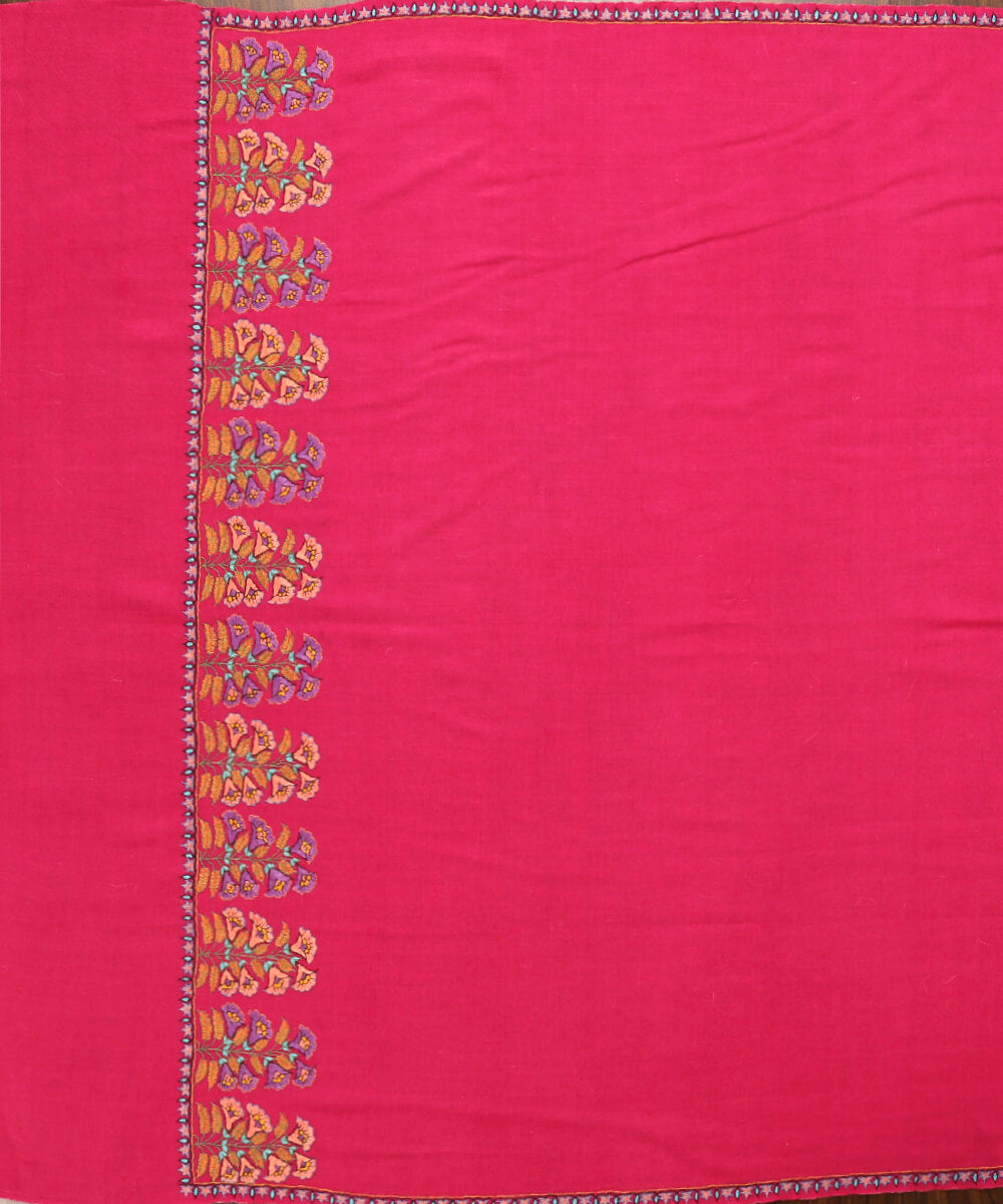 Fuschia_Handwoven_Pure_Pashmina_Shawl_with_Floral_Bunches_on_the_Pallu_WeaverStory_04
