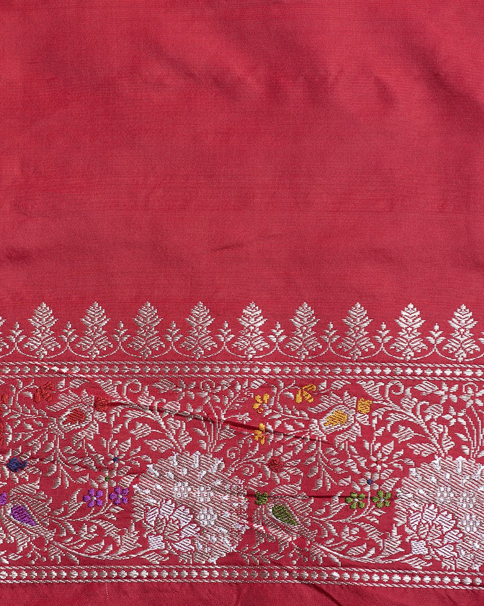 Gold_And_Red_Tissue_Banarasi_Saree_with_Meenakari_and_Aada_Bel_WeaverStory_05