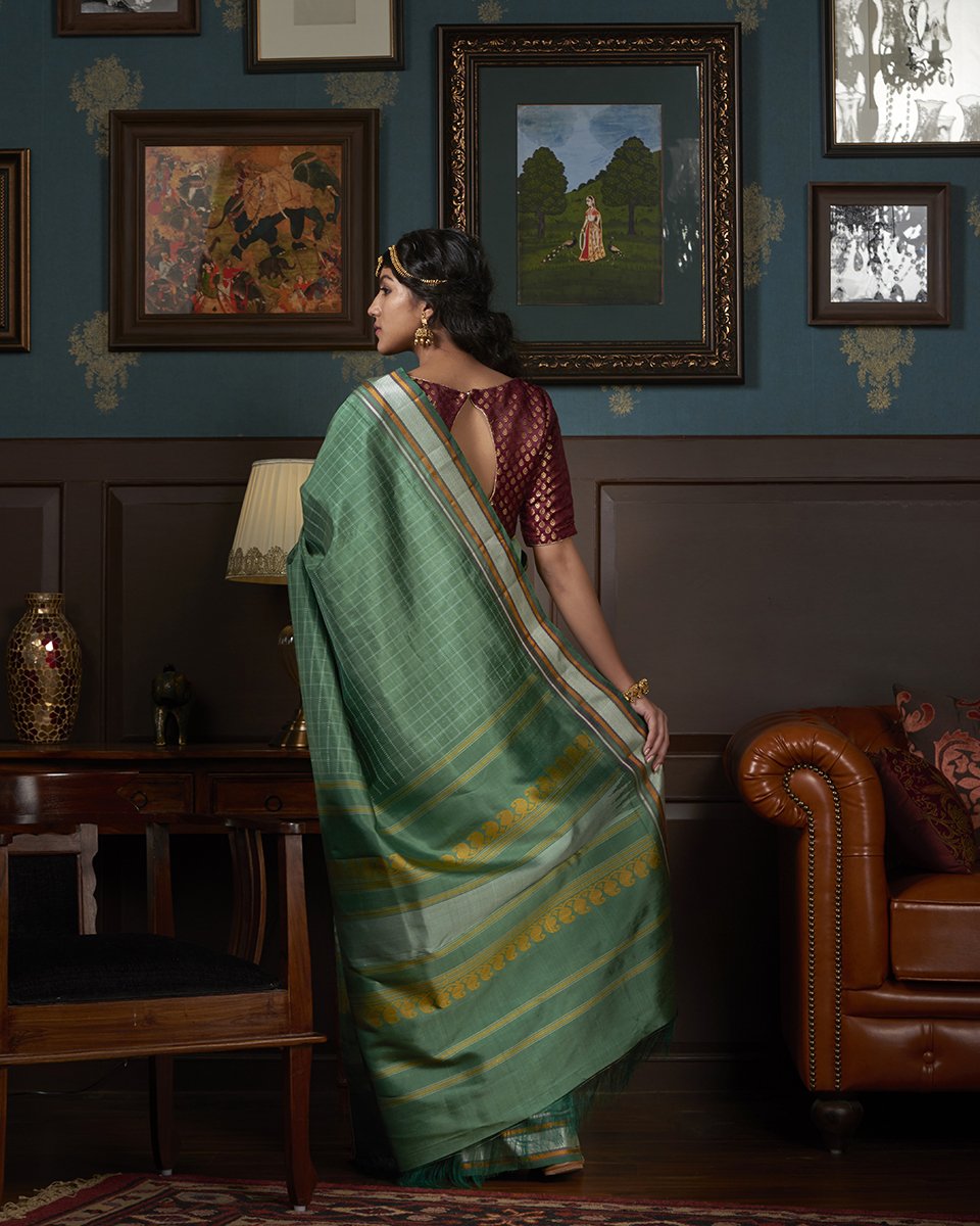 Green_Handloom_Checks_Kanjivaram_Silk_Saree_With_Plain_Border_WeaverStory_03