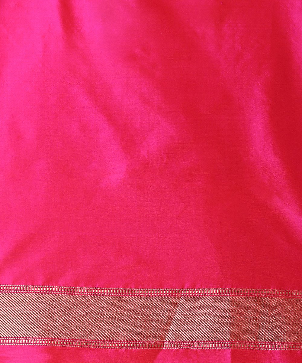 Green_Handloom_Pure_Katan_Silk_Banarasi_Saree_With_Pink_Kadhiyal_Border_WeaverStory_05