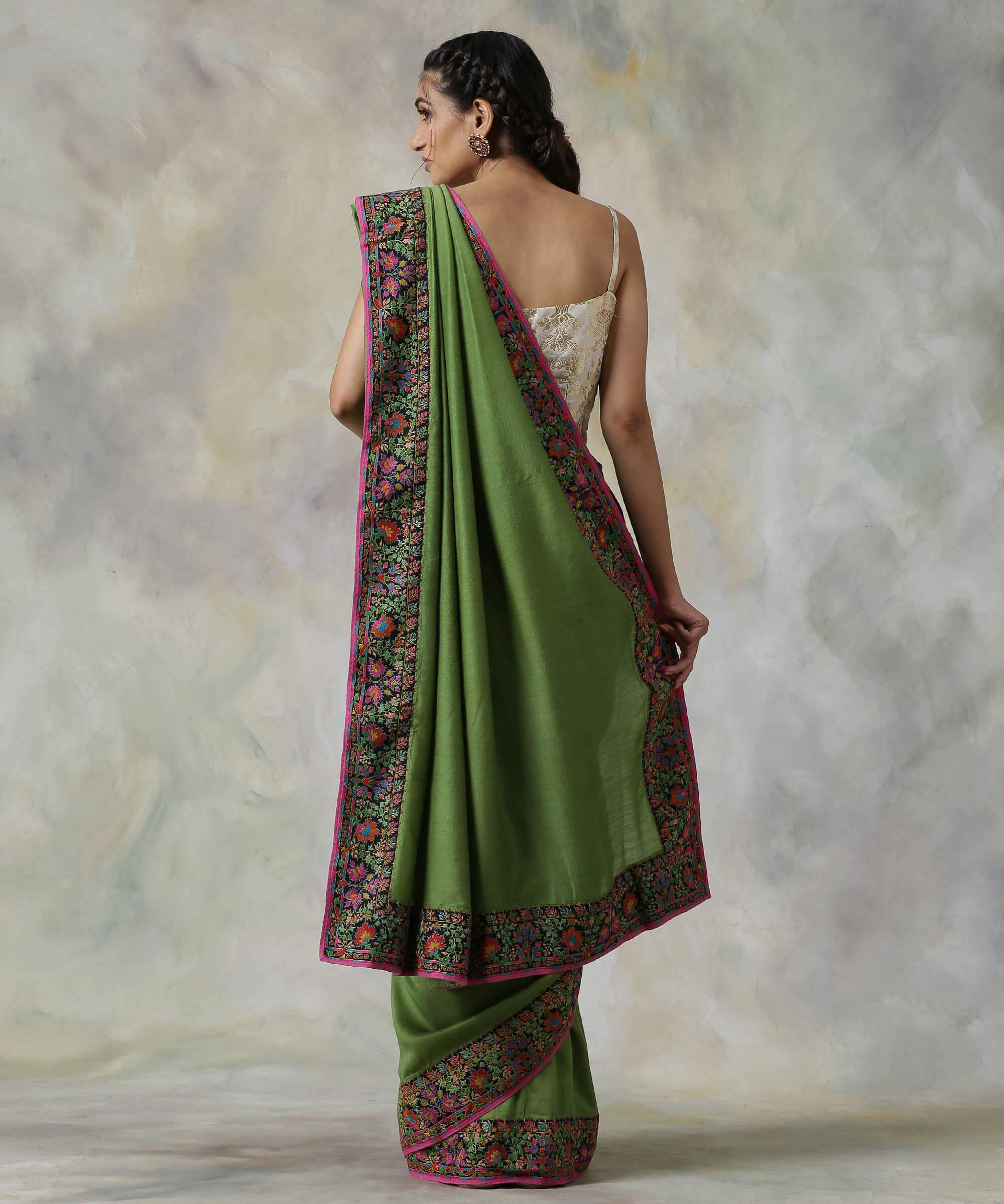 Henna_Green_Pure_Moonga_Silk_Saree_with_Hand_Appliqued_Sozni_Needle_Work_Border_WeaverStory_03