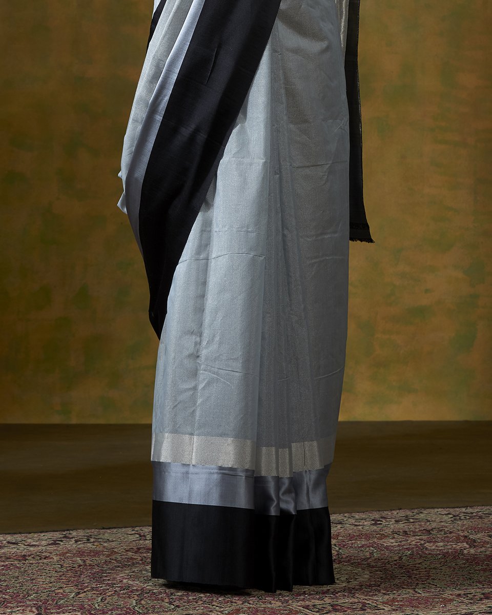Grey_Handloom_Cotton_Tissue_Banarasi_Saree_with_Black_Mashroo_Border_WeaverStory_04
