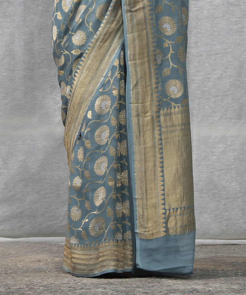 Grey_Handloom_Pure_Georgette_Banarasi_Saree_with_Floral_Jaal_WeaverStory_04