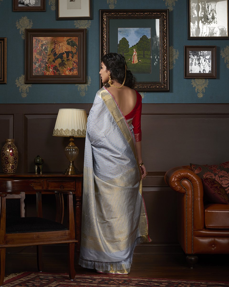 Grey_Handloom_Kanjivaram_Silk_Saree_With_Gold_Booti_WeaverStory_03