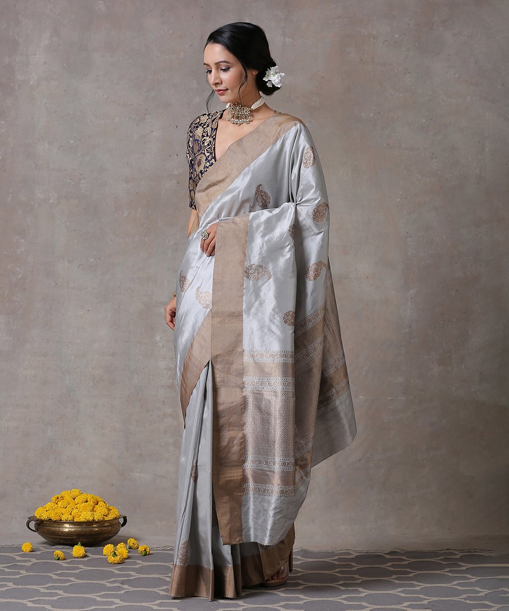 Grey_Handloom_Pure_Katan_Silk_Banarasi_Saree_With_Paisley_Boota_and_plain_Zari_Border_WeaverStory_02