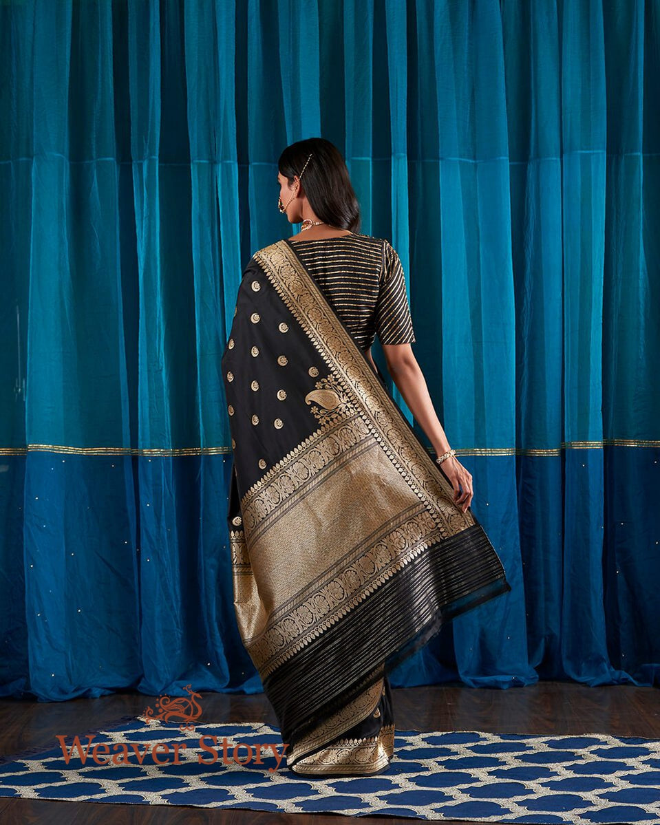 Black_Banarasi_Handloom_Saree_with_Kadhwa_Booti_and_Paisley_Motifs_On_Pallu_WeaverStory_03